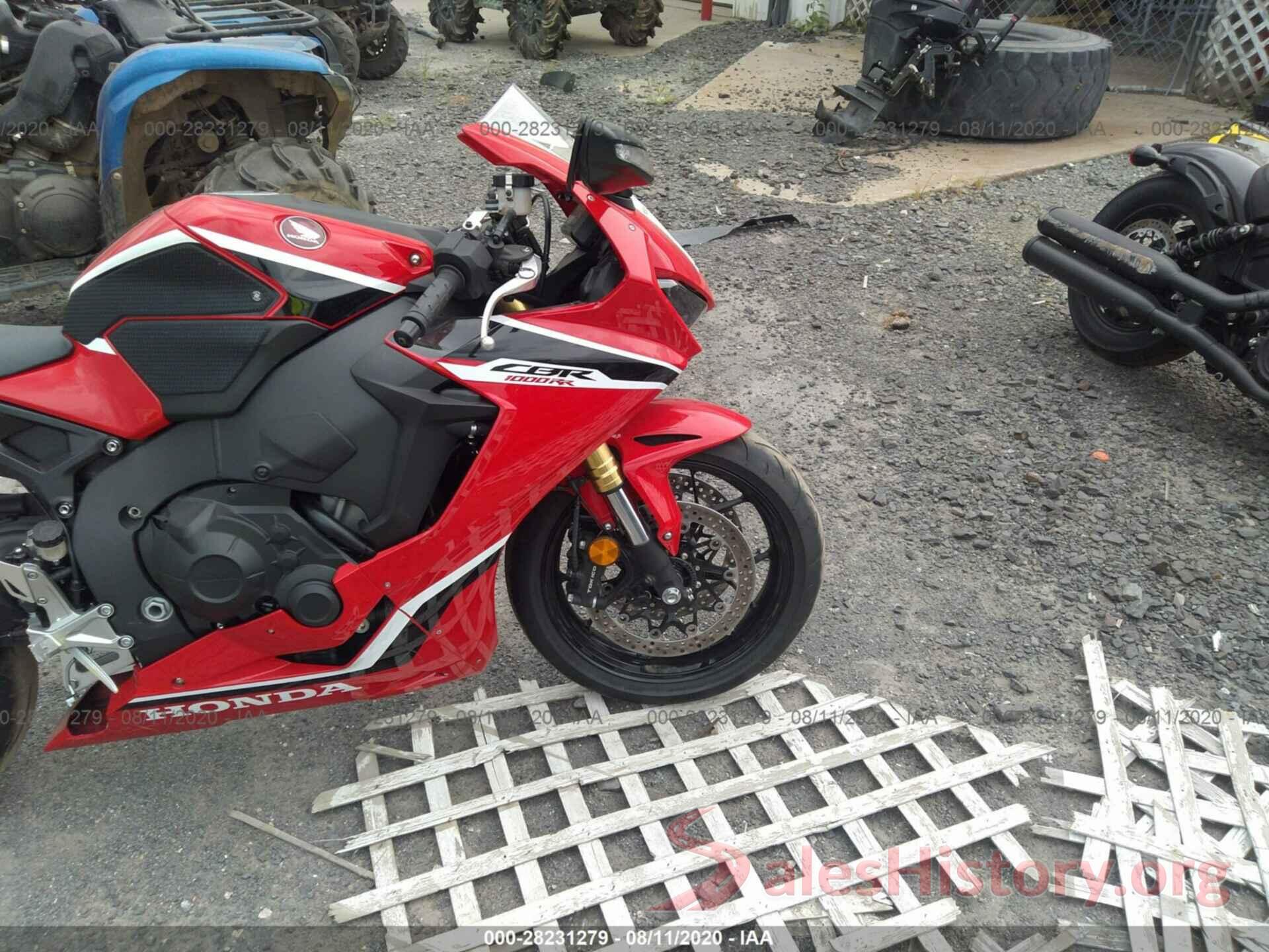 JH2SC7716JK100947 2018 HONDA CBR1000