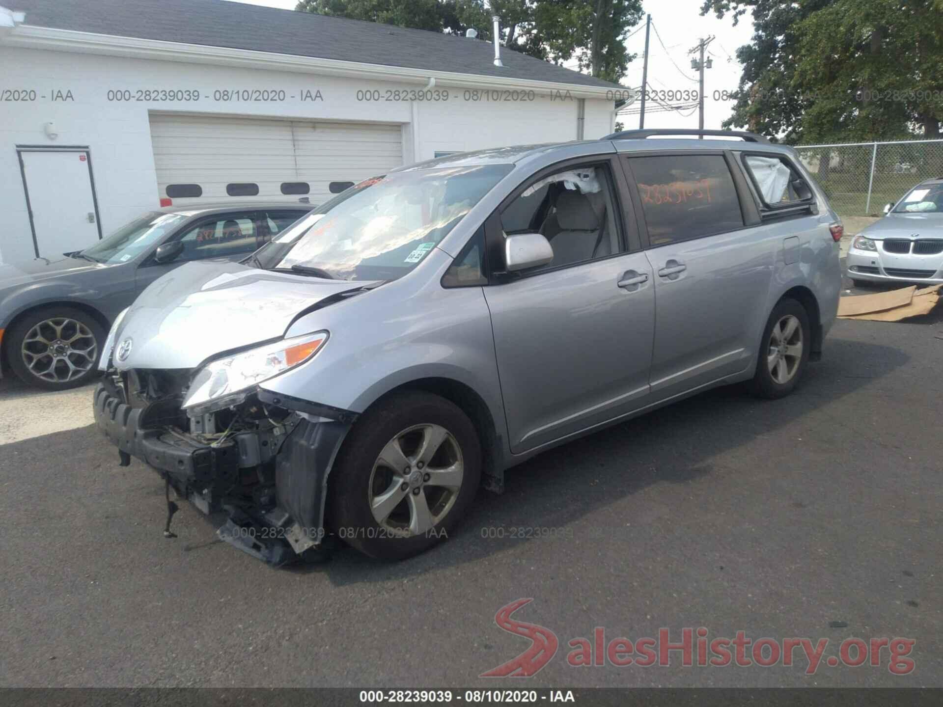 5TDKZ3DC6HS849627 2017 TOYOTA SIENNA