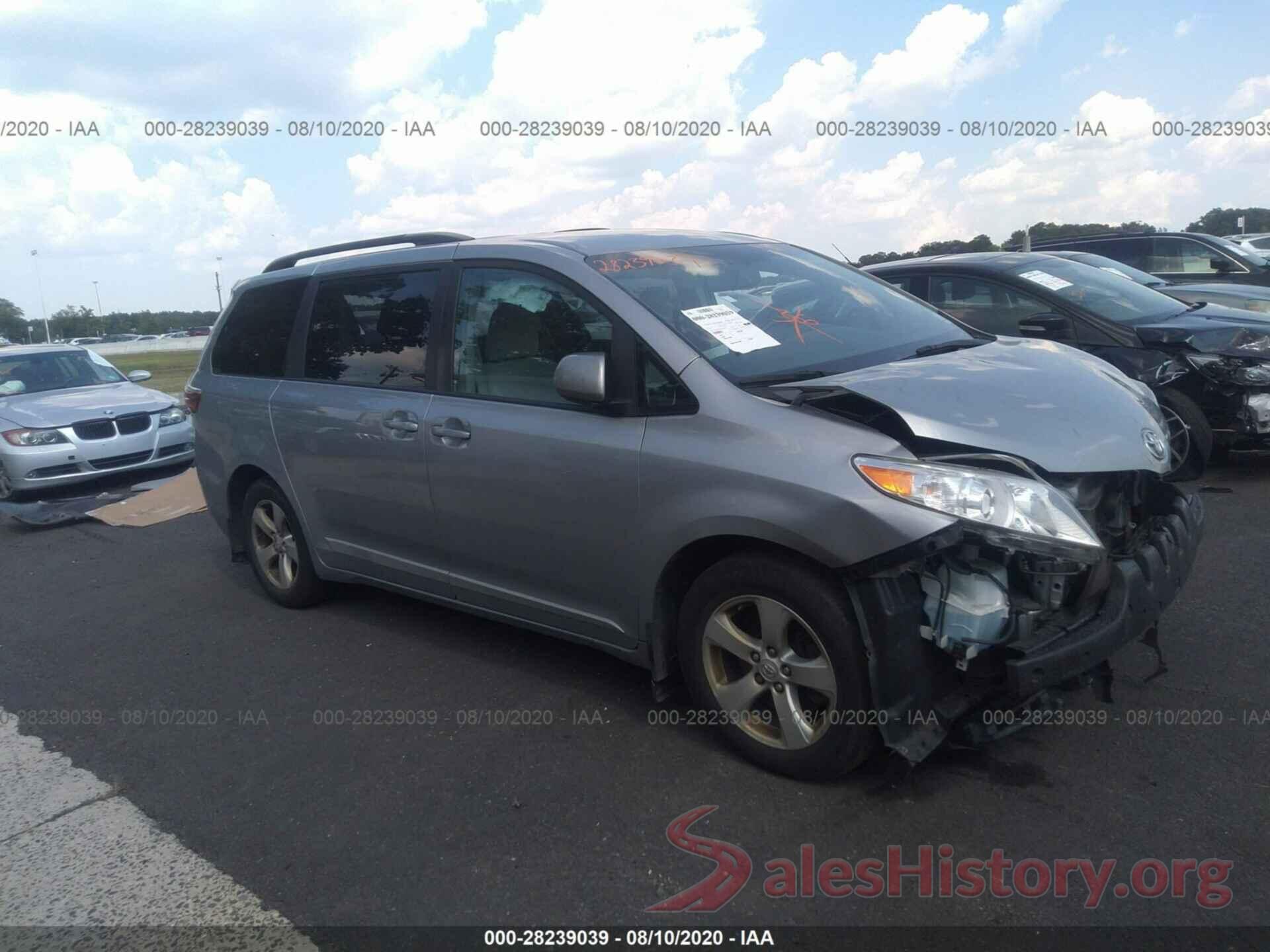 5TDKZ3DC6HS849627 2017 TOYOTA SIENNA