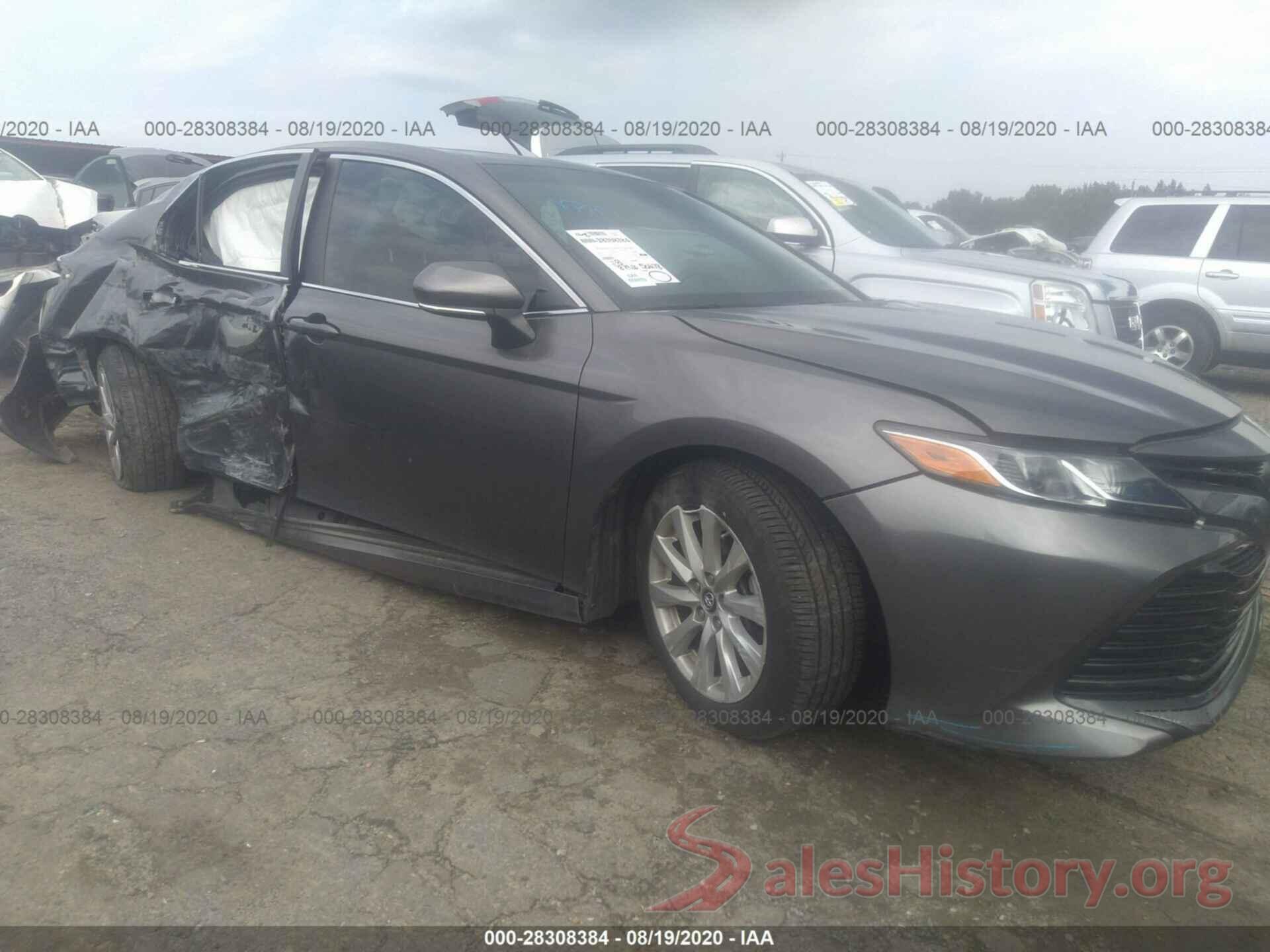 4T1B11HK8JU537772 2018 TOYOTA CAMRY