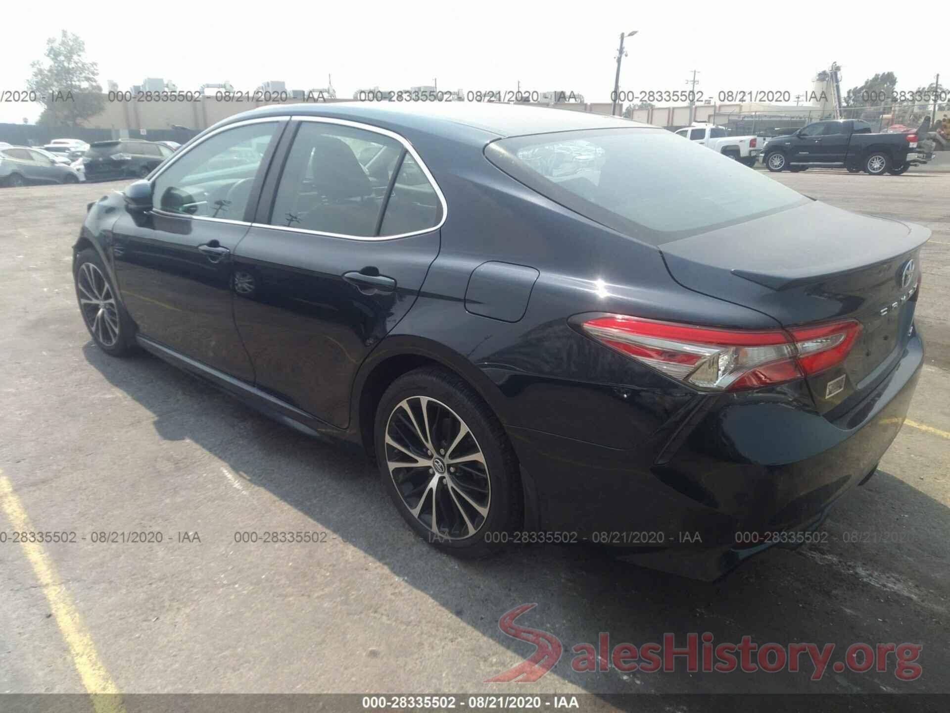 4T1B11HK2JU642629 2018 TOYOTA CAMRY