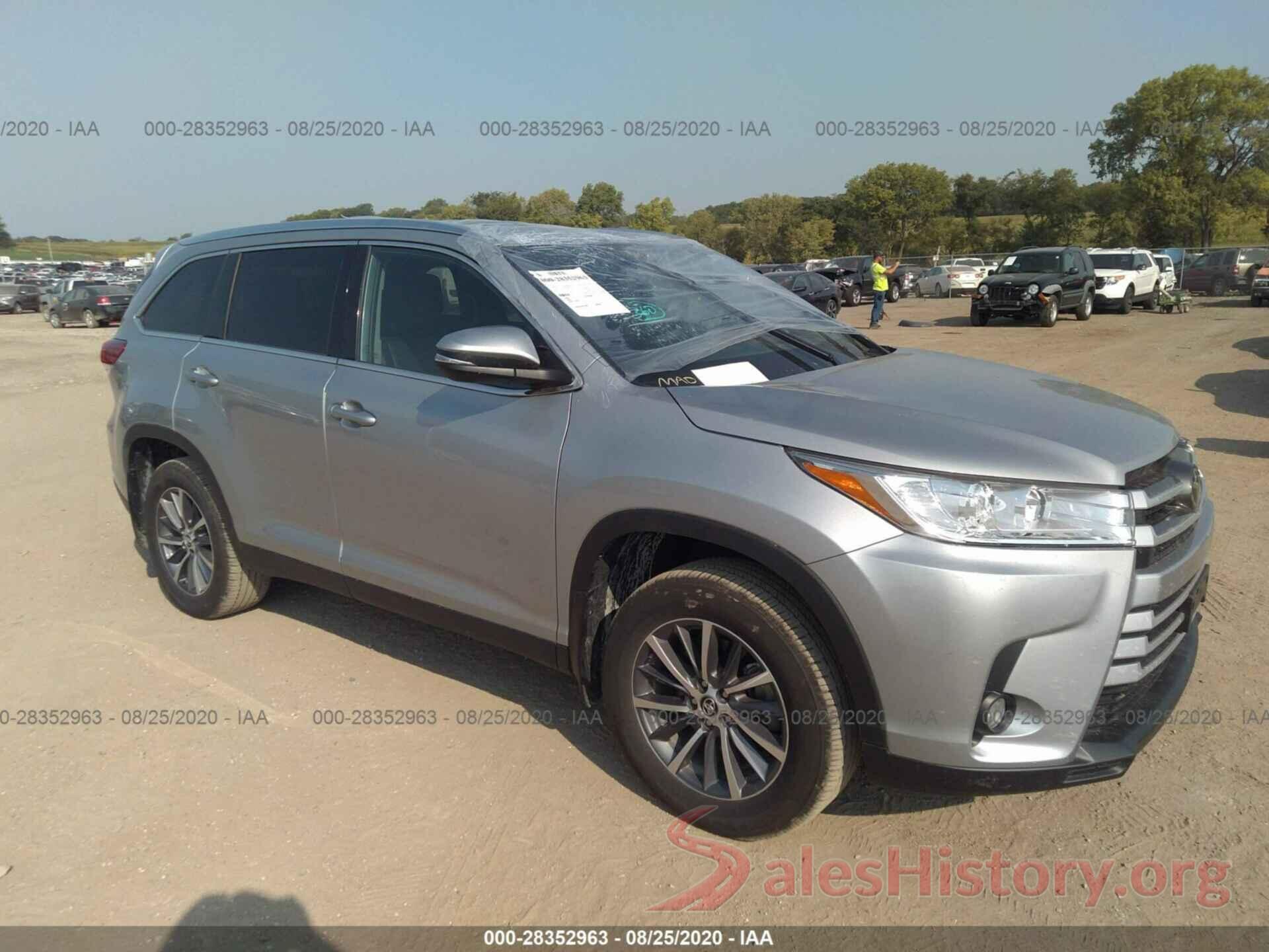 5TDJZRFHXKS602058 2019 TOYOTA HIGHLANDER