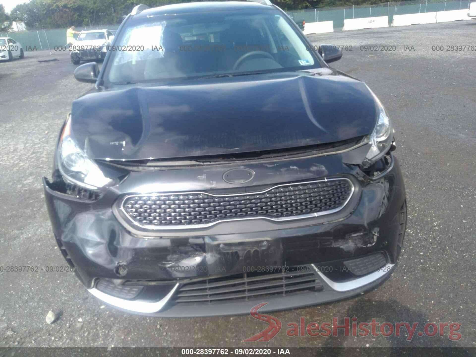 KNDCB3LC9J5210955 2018 KIA NIRO