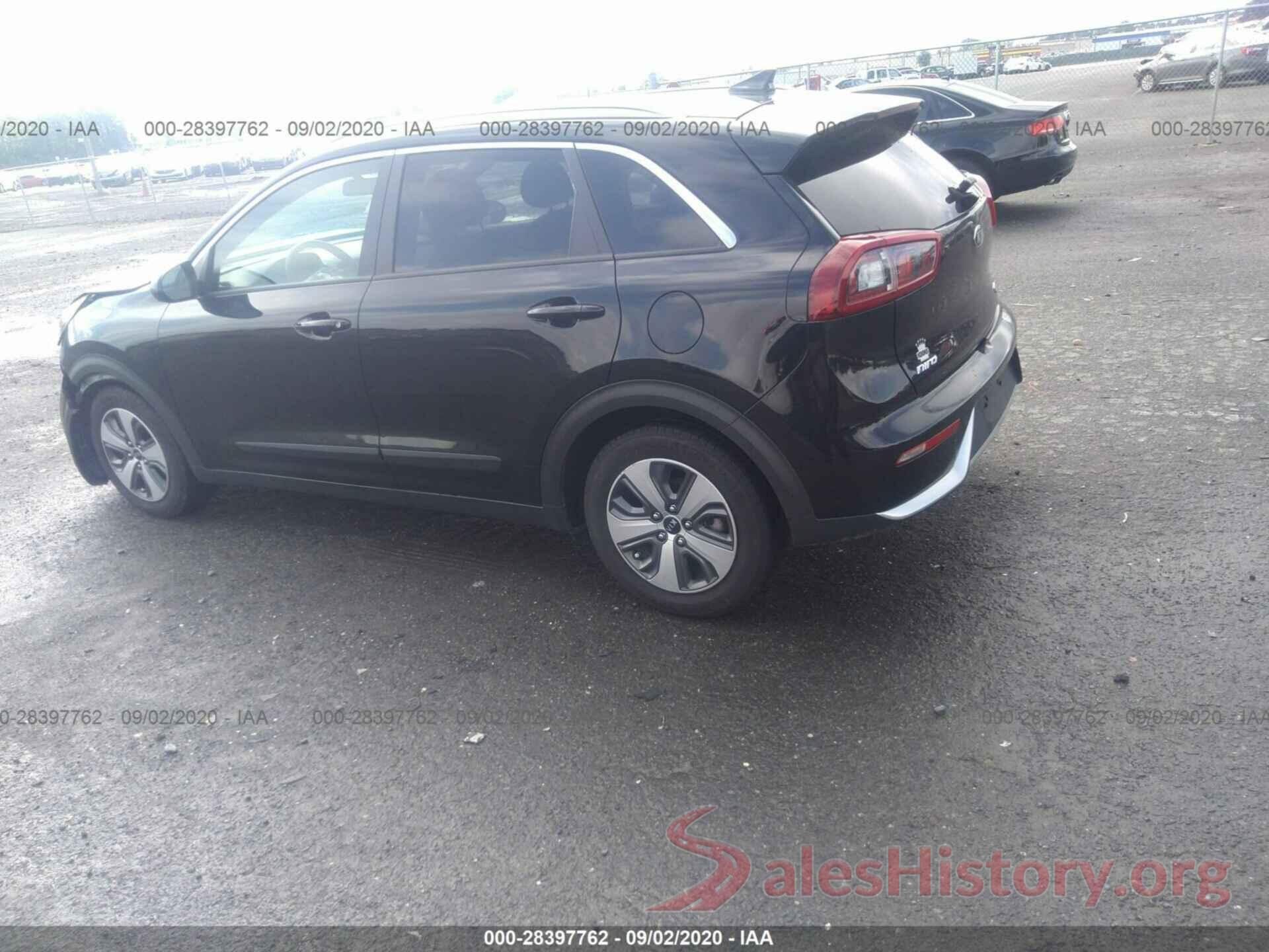 KNDCB3LC9J5210955 2018 KIA NIRO