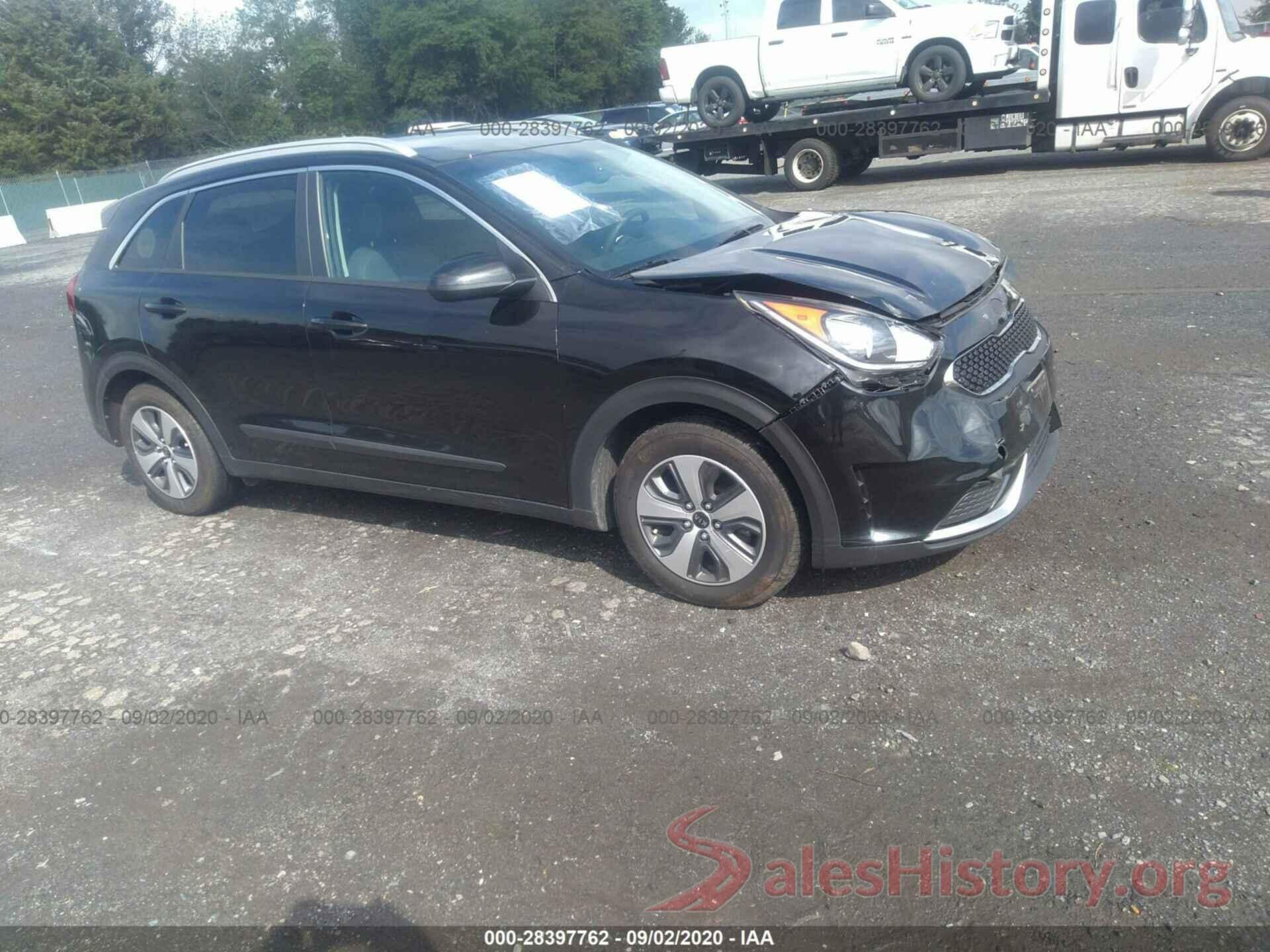 KNDCB3LC9J5210955 2018 KIA NIRO