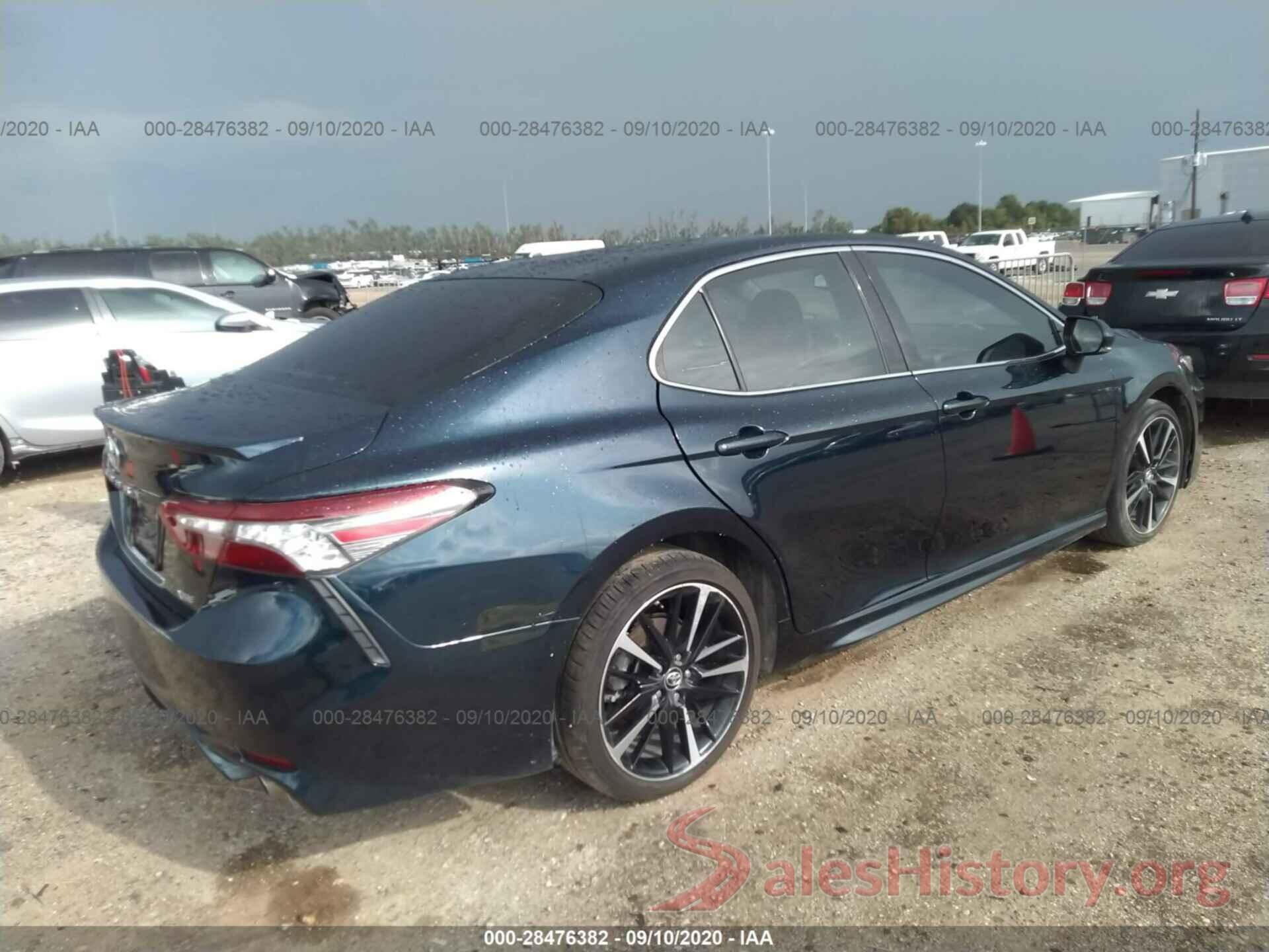 4T1B61HK1JU562630 2018 TOYOTA CAMRY