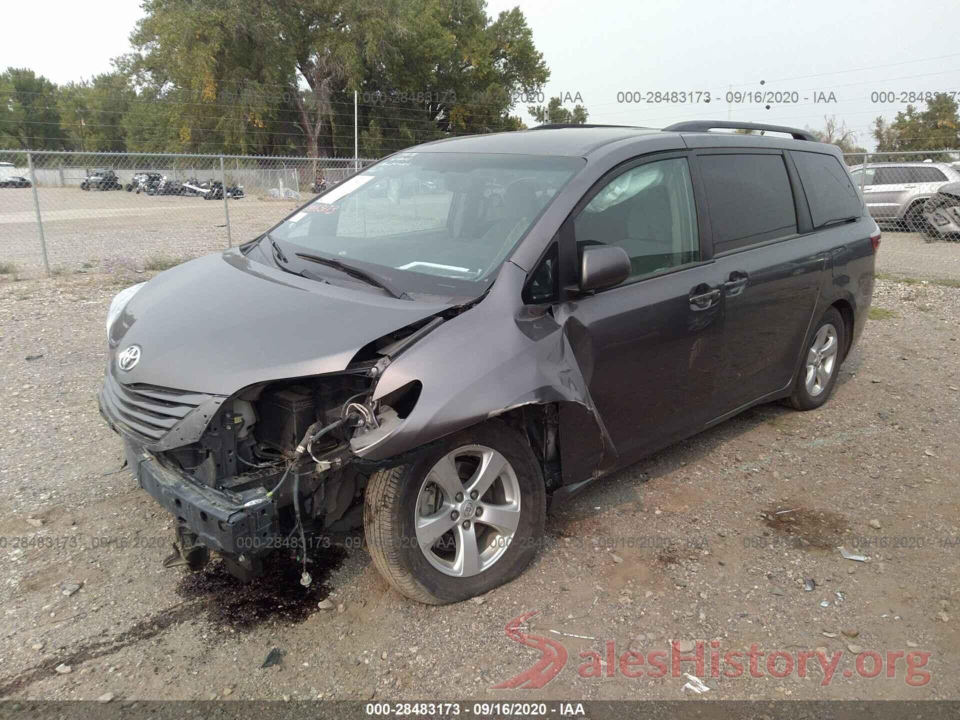 5TDKZ3DC3HS815483 2017 TOYOTA SIENNA