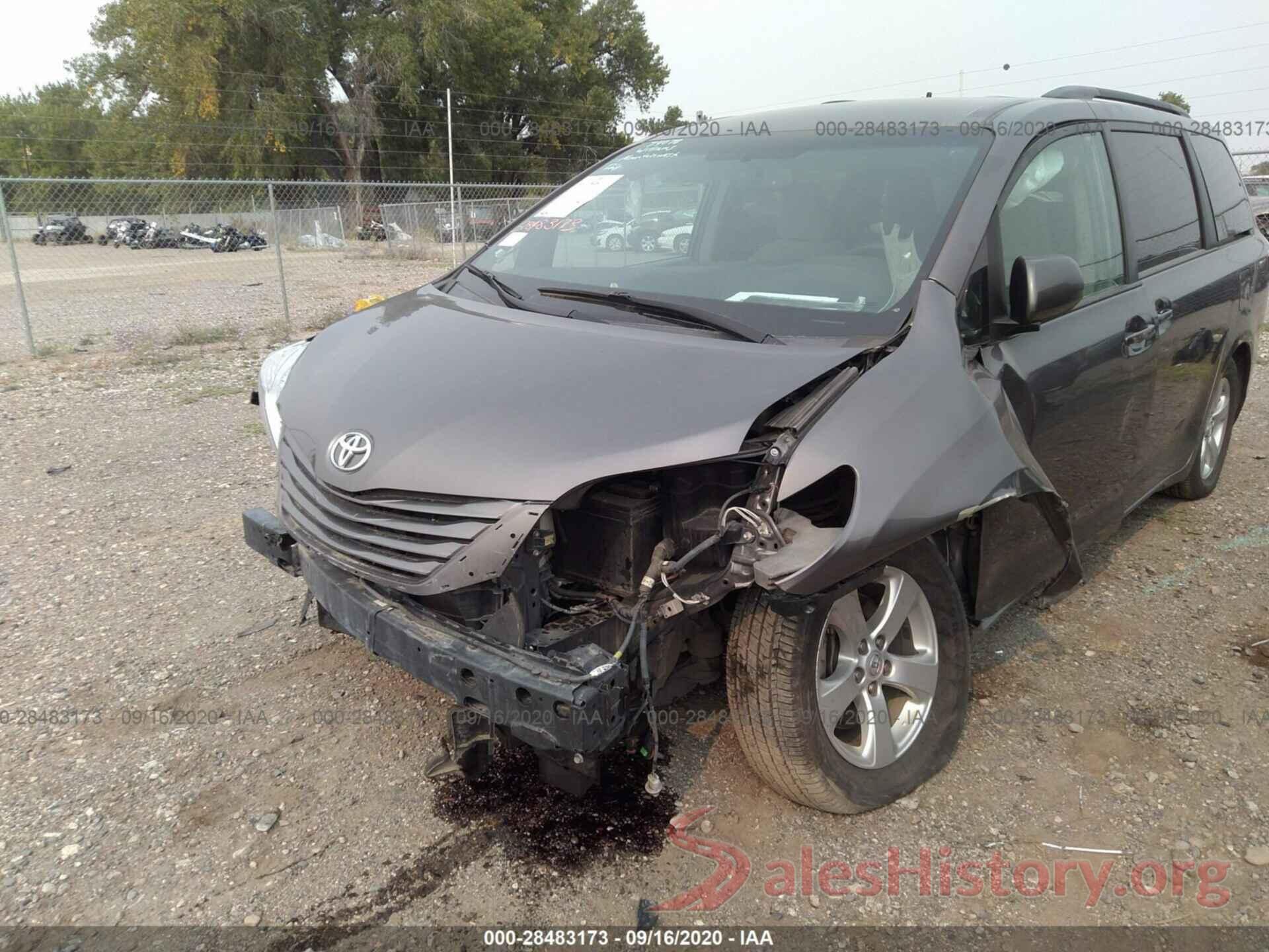 5TDKZ3DC3HS815483 2017 TOYOTA SIENNA