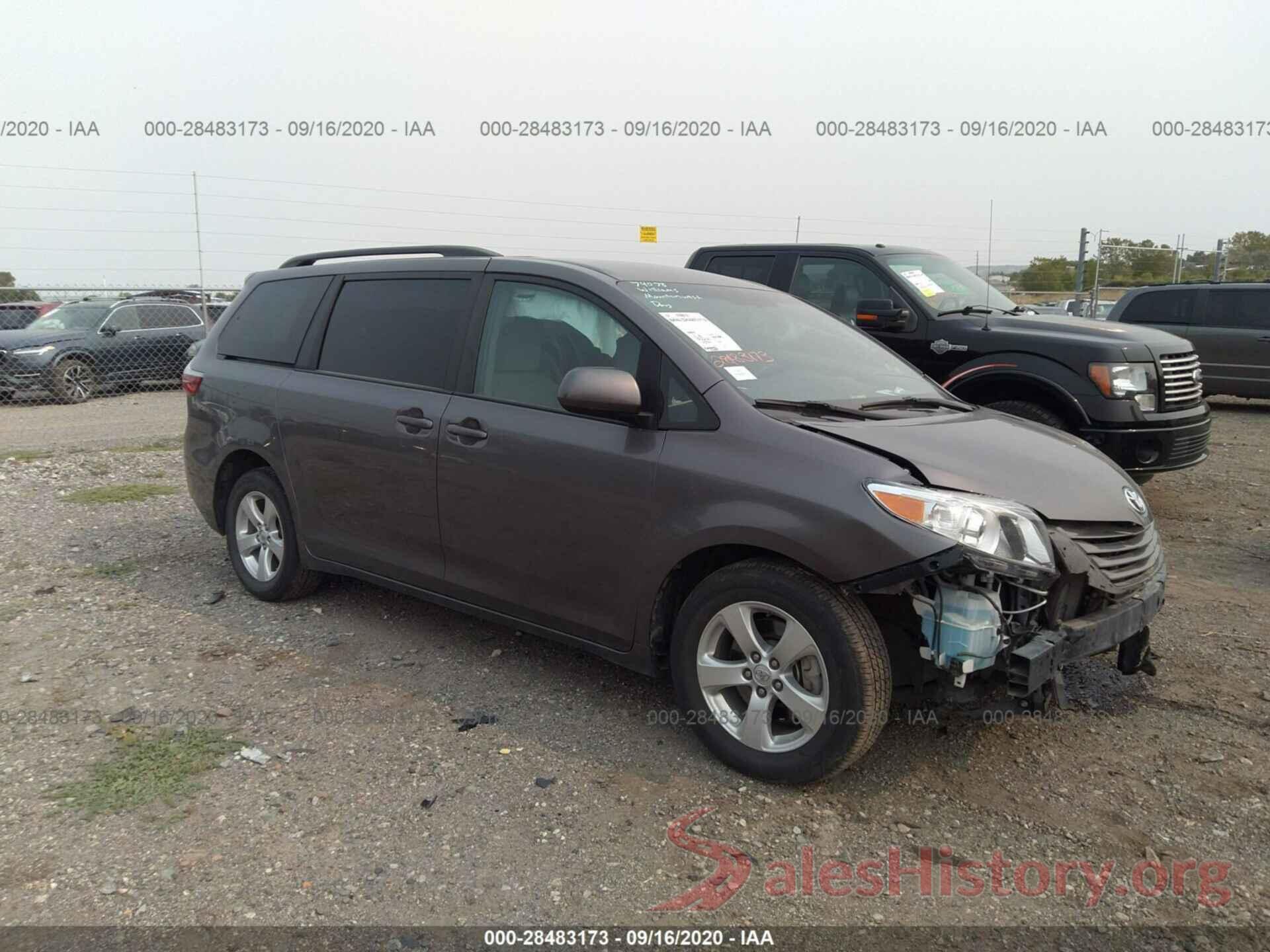 5TDKZ3DC3HS815483 2017 TOYOTA SIENNA