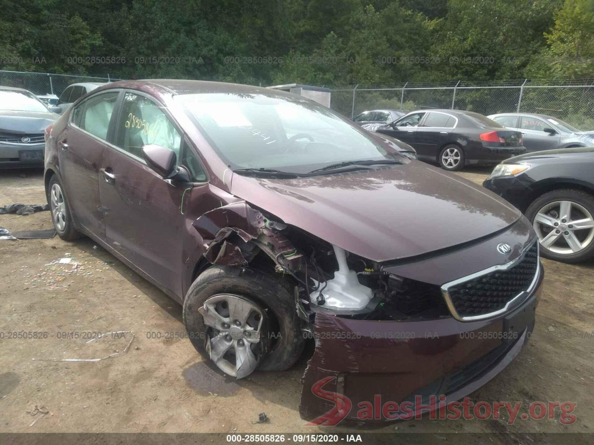 3KPFK4A75JE260216 2018 KIA FORTE