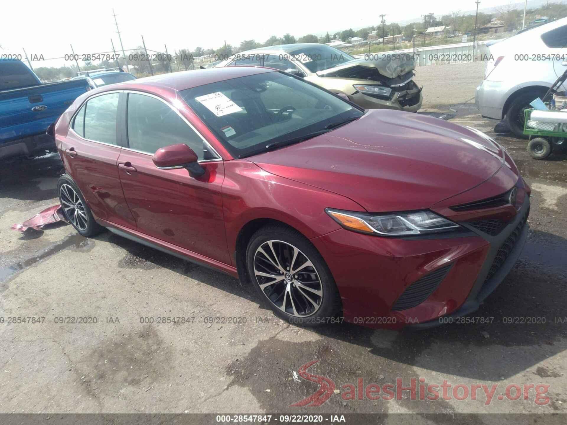 4T1B11HK8JU532216 2018 TOYOTA CAMRY