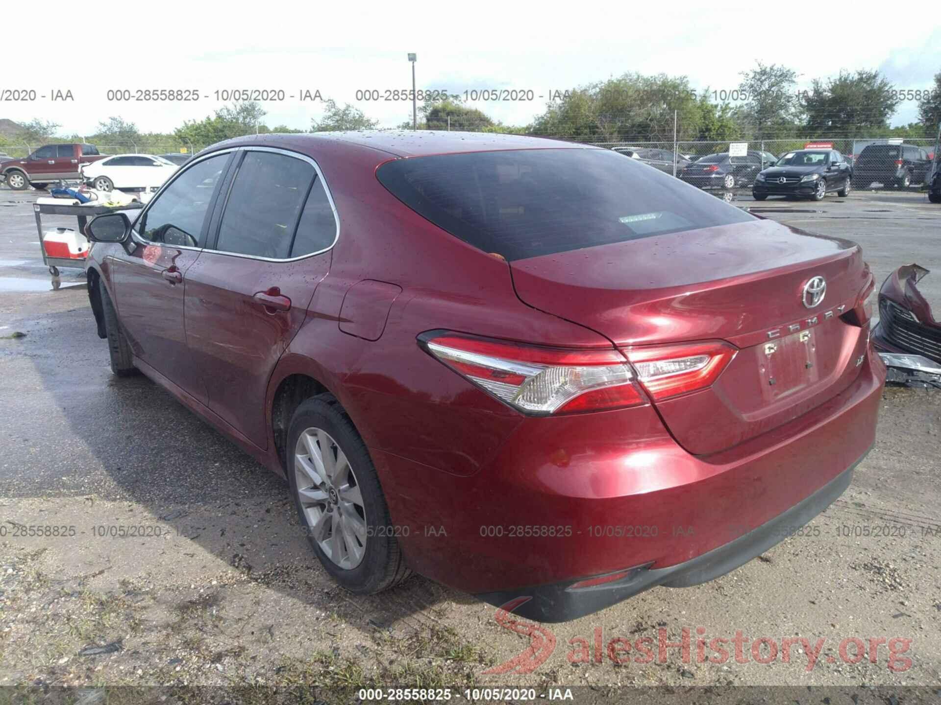 4T1B11HK2JU668633 2018 TOYOTA CAMRY