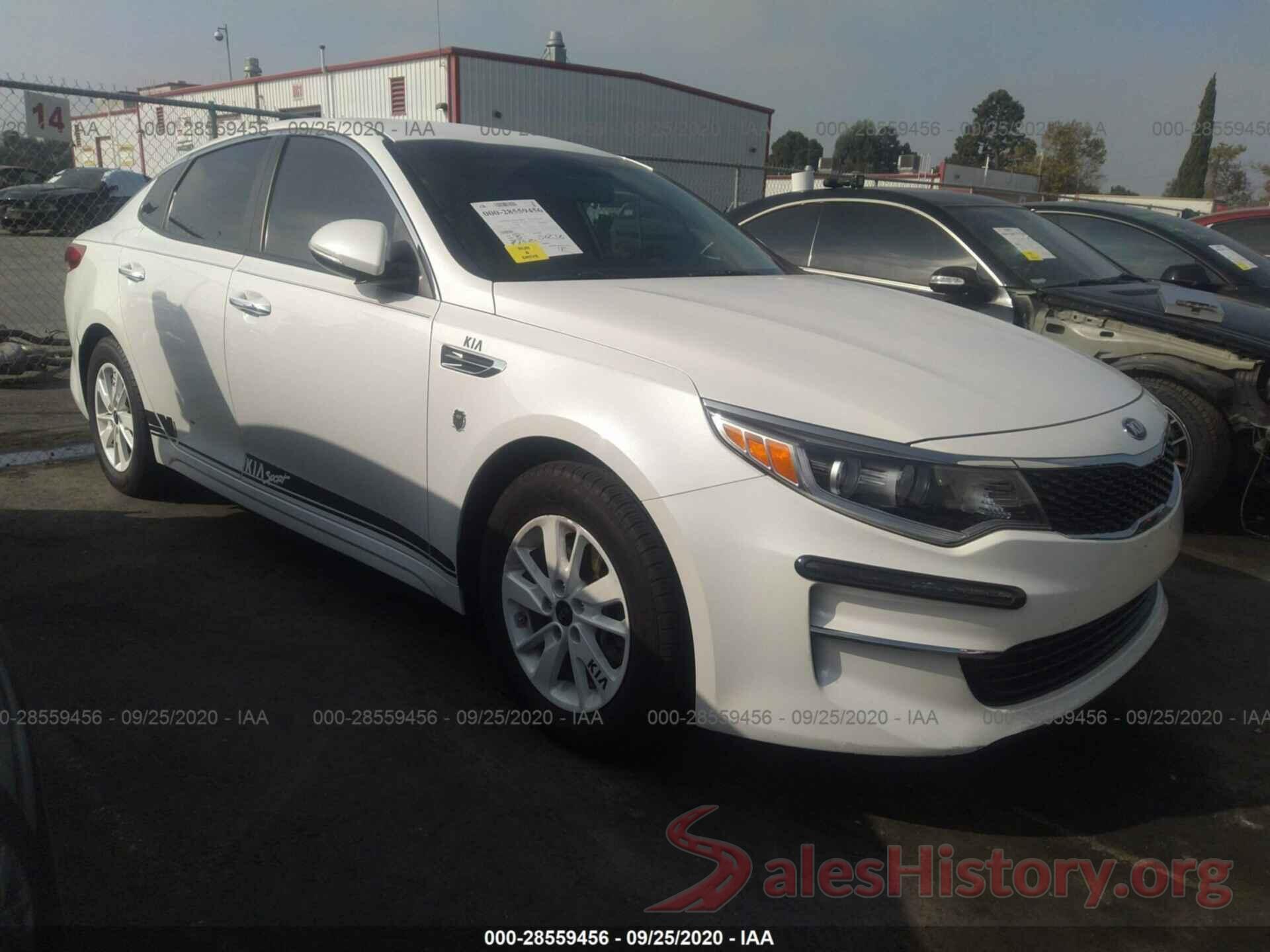 KNAGT4L38G5077292 2016 KIA OPTIMA