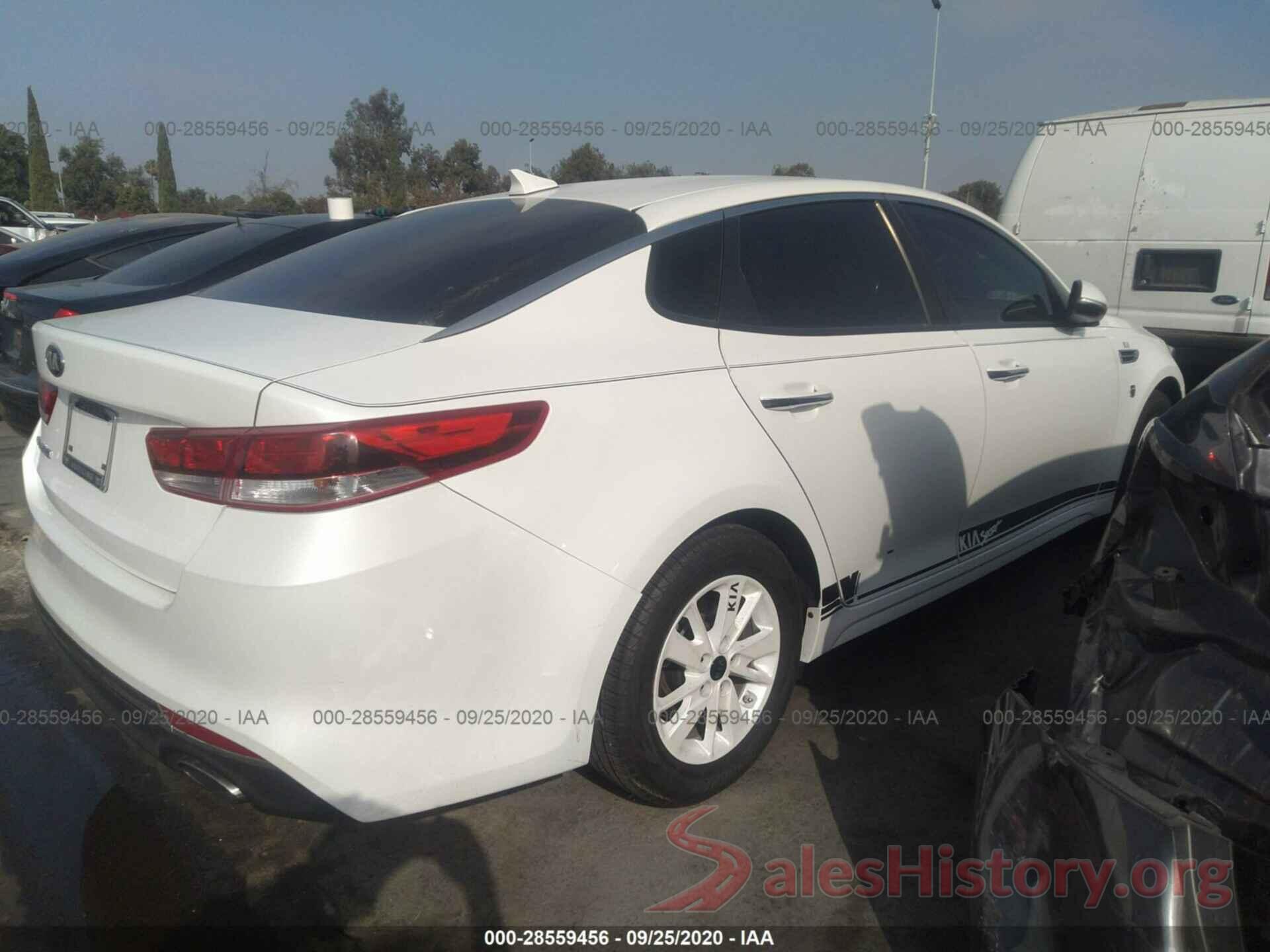 KNAGT4L38G5077292 2016 KIA OPTIMA