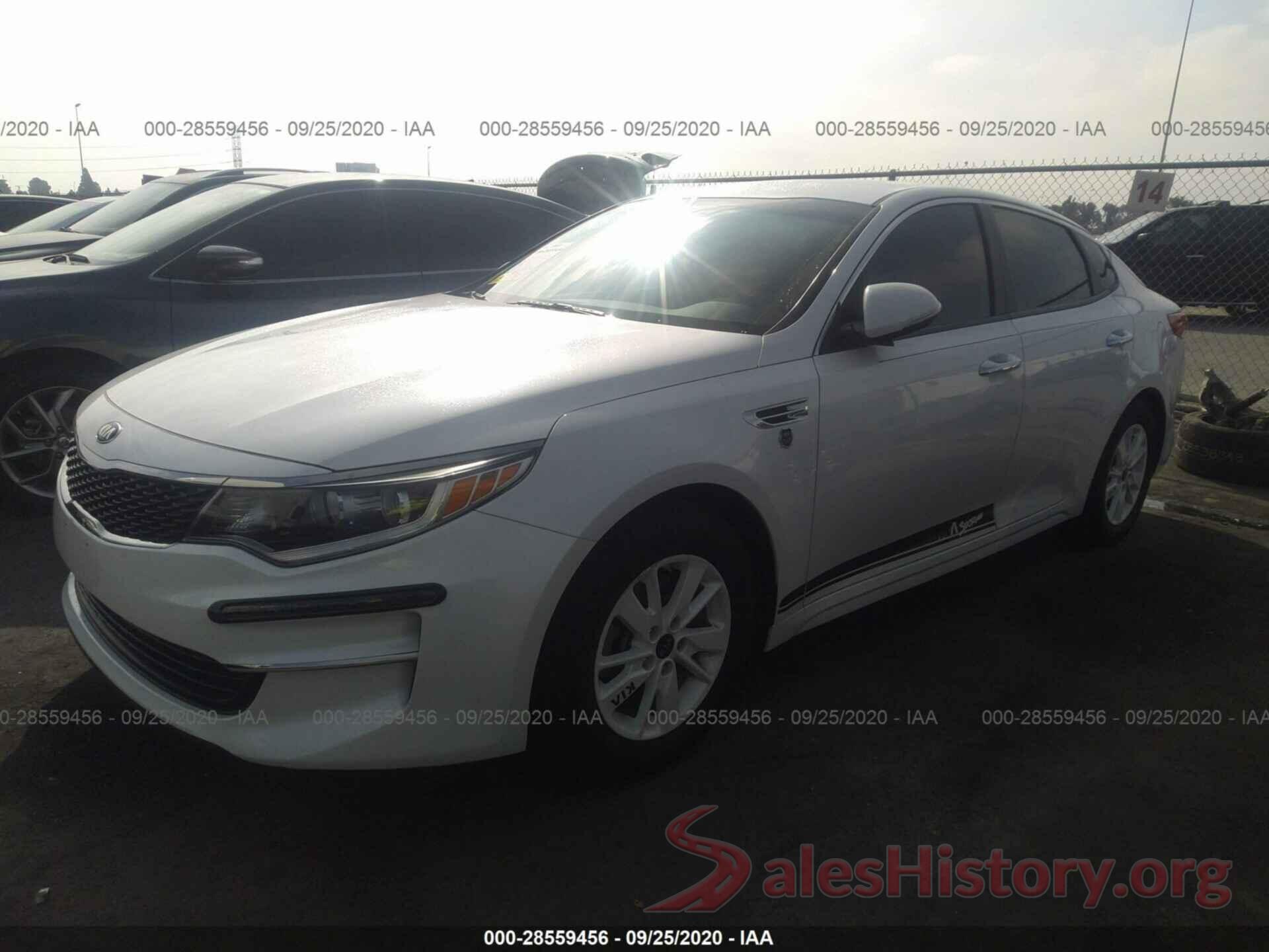 KNAGT4L38G5077292 2016 KIA OPTIMA