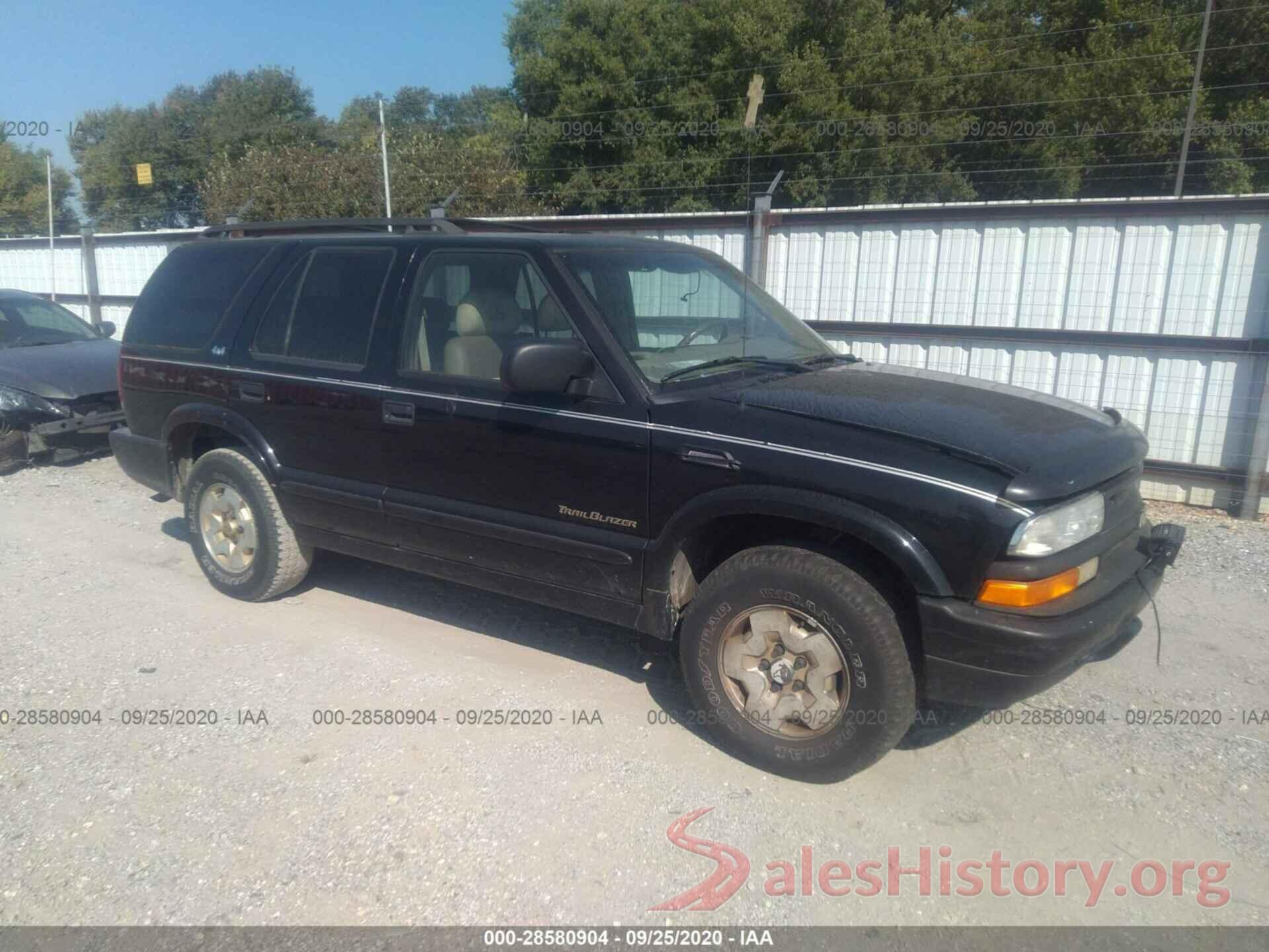 1GNDT13W6Y2172619 2000 CHEVROLET BLAZER