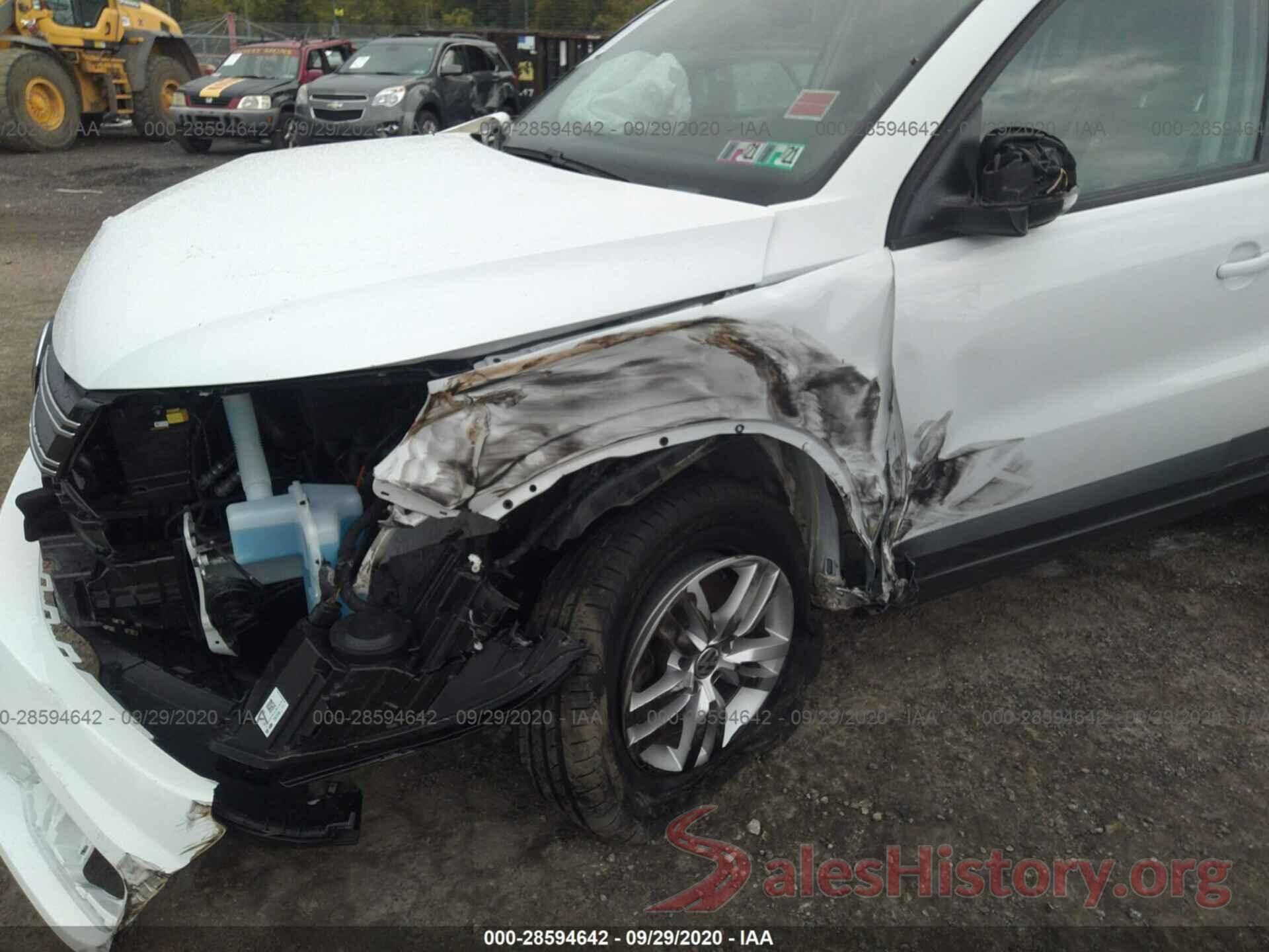 WVGBV7AX0HK011946 2017 VOLKSWAGEN TIGUAN