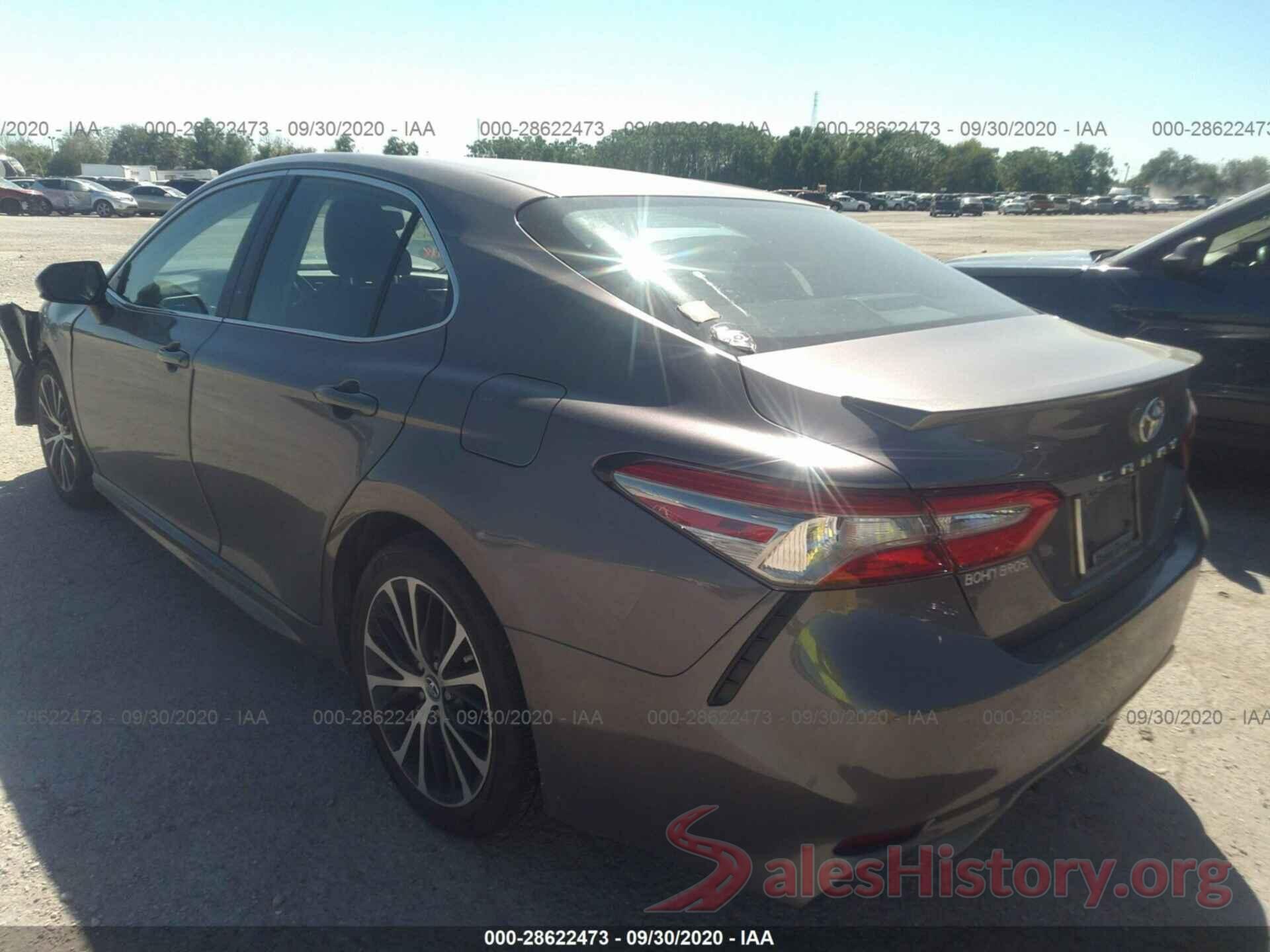 4T1B11HK8JU139588 2018 TOYOTA CAMRY