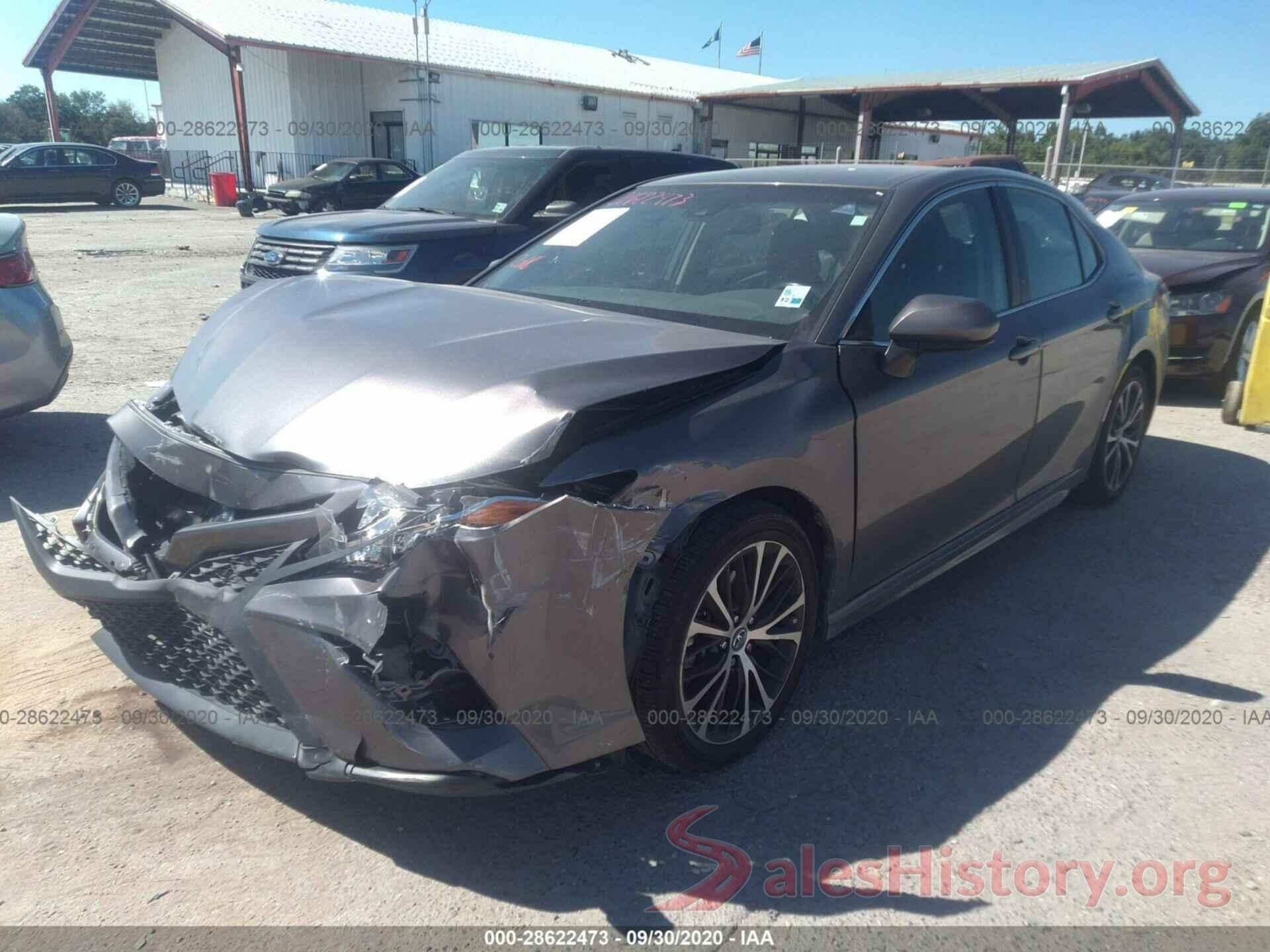 4T1B11HK8JU139588 2018 TOYOTA CAMRY