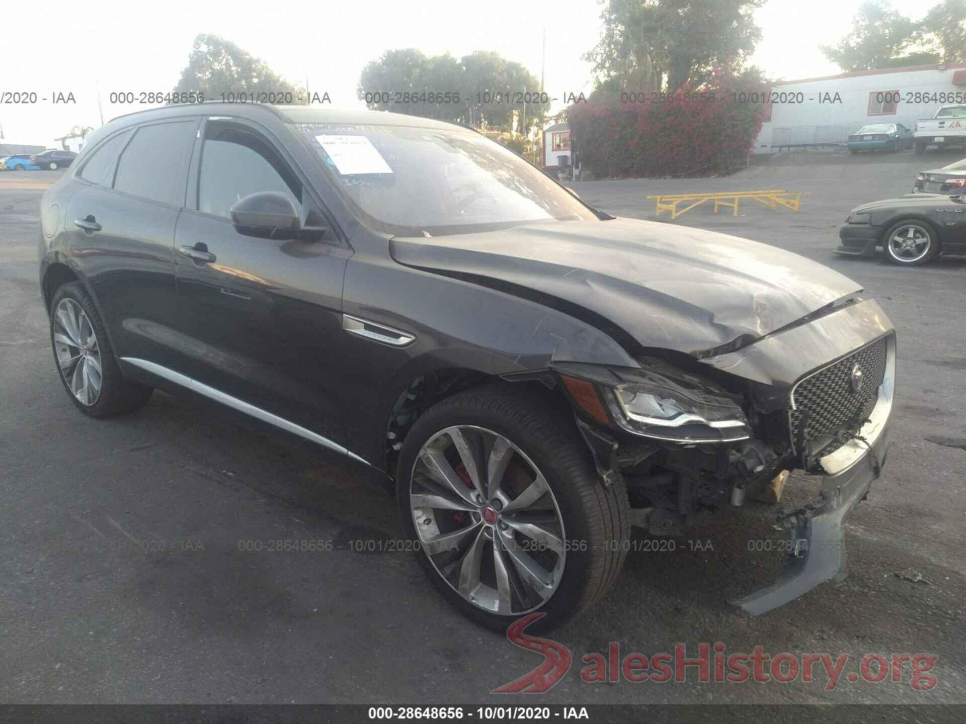 SADCM2BV8HA497704 2017 JAGUAR F-PACE