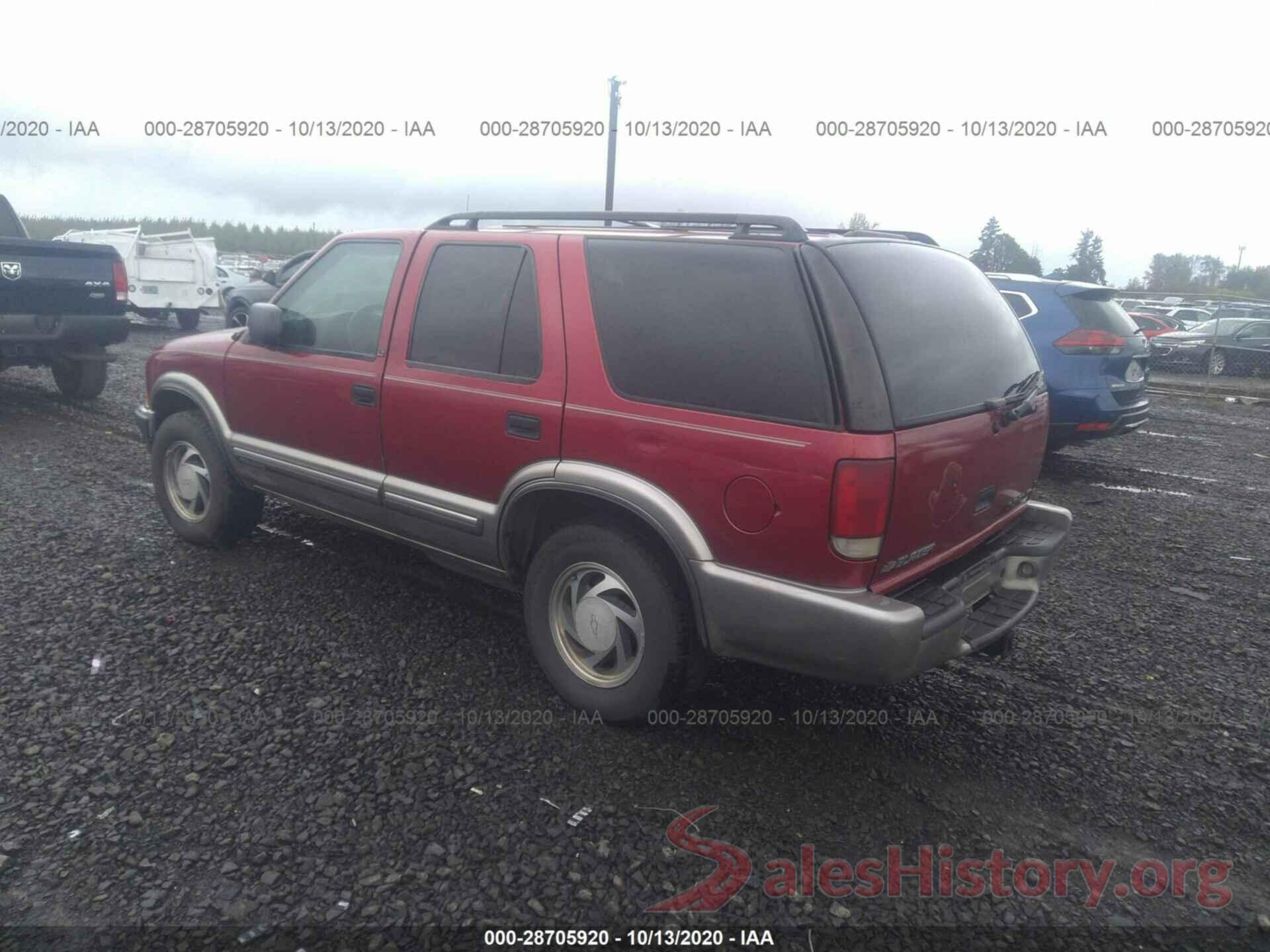 1GNDT13W4Y2244417 2000 CHEVROLET BLAZER