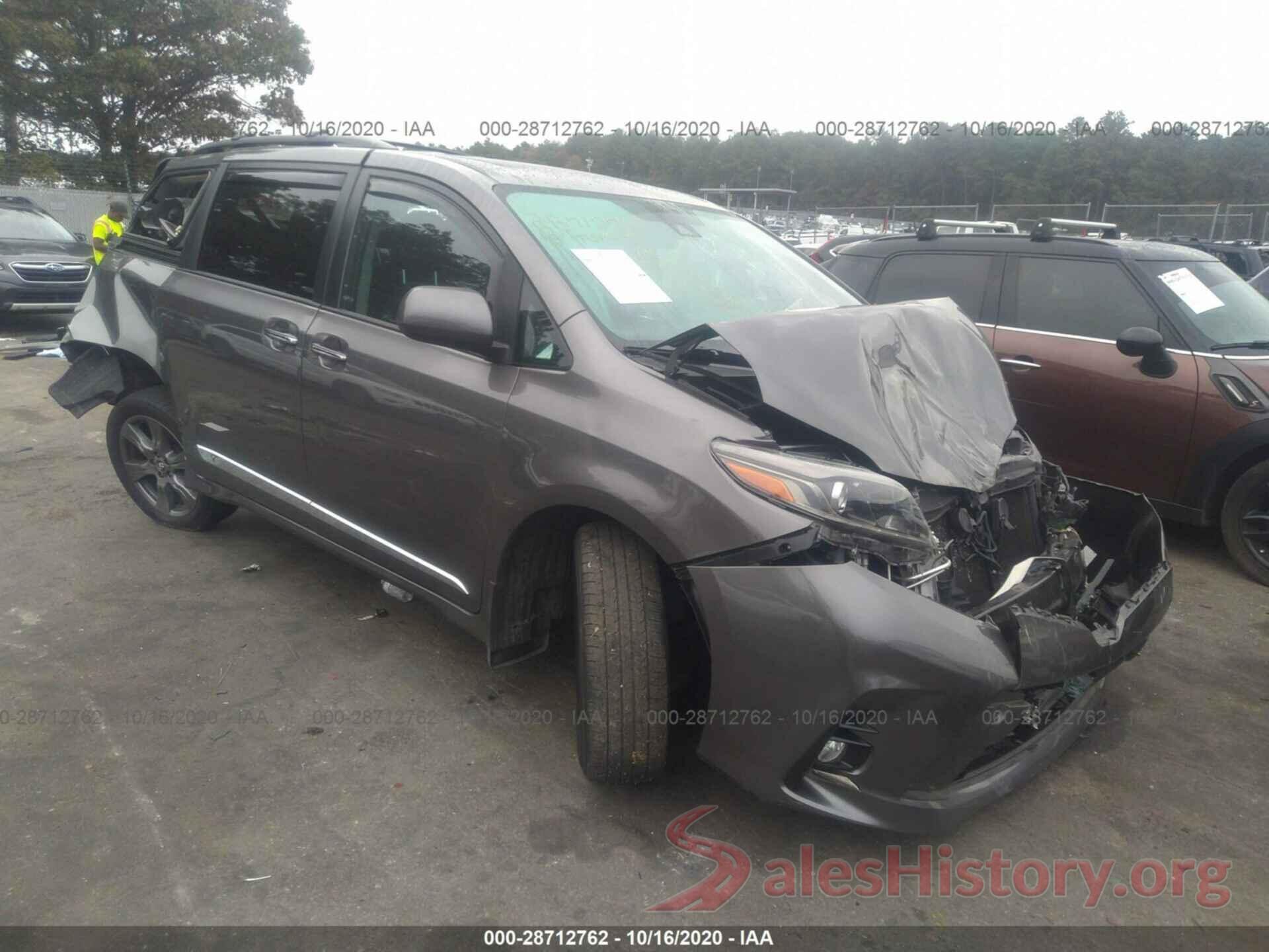 5TDXZ3DC5JS957149 2018 TOYOTA SIENNA