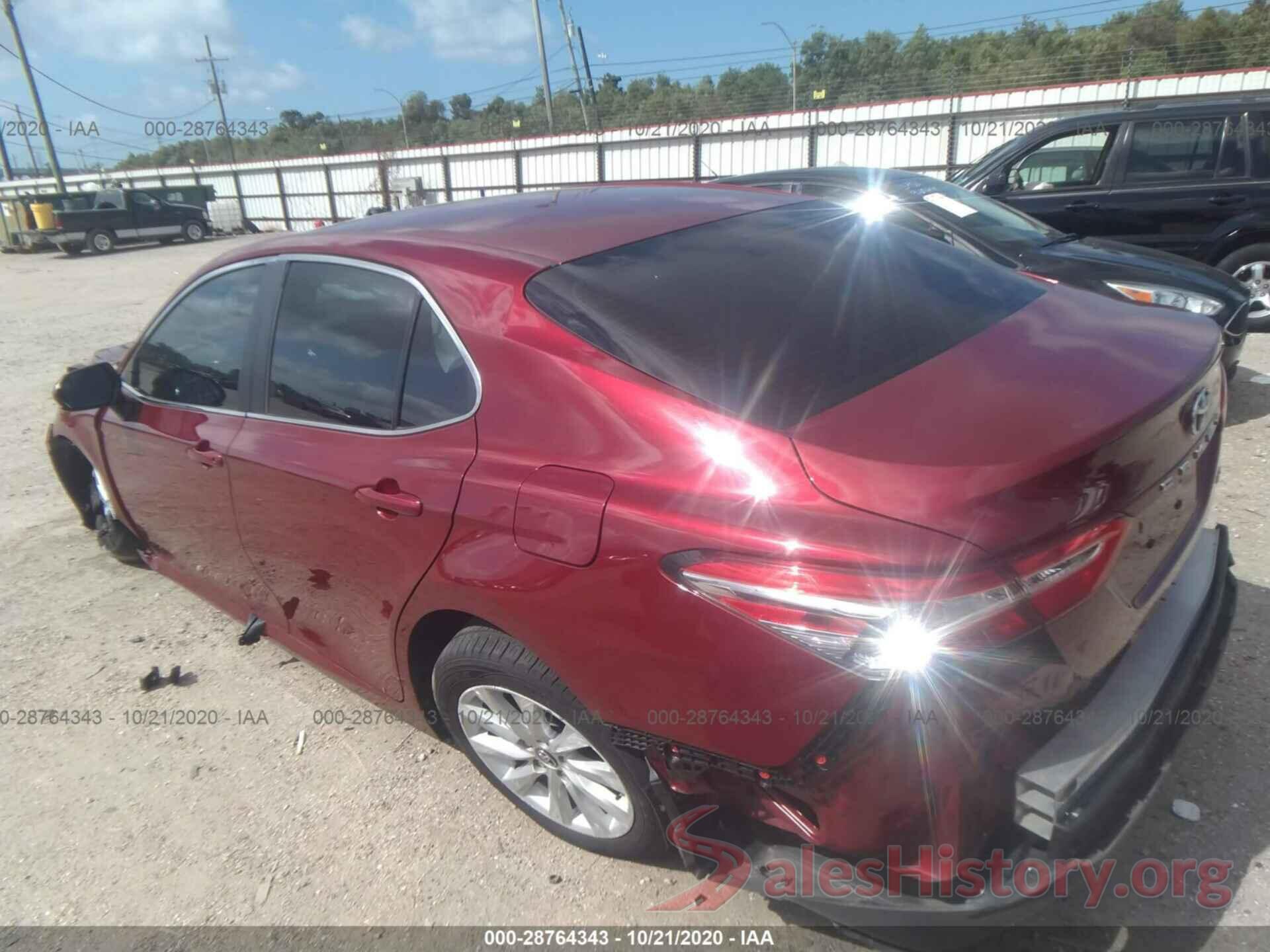 4T1B11HK8JU599236 2018 TOYOTA CAMRY