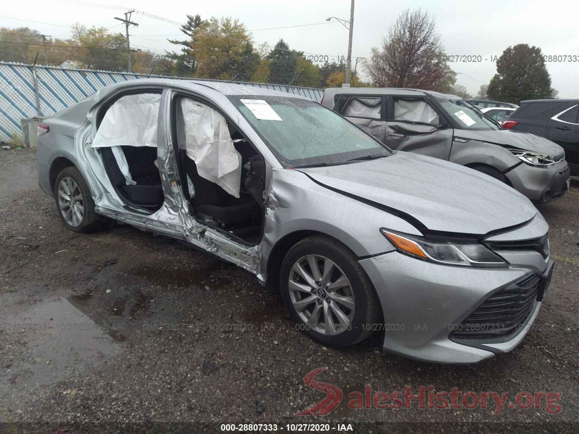 4T1B11HK0JU582768 2018 TOYOTA CAMRY