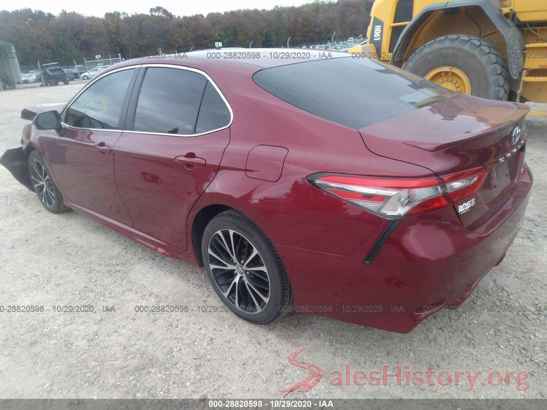 4T1B11HK0JU640748 2018 TOYOTA CAMRY