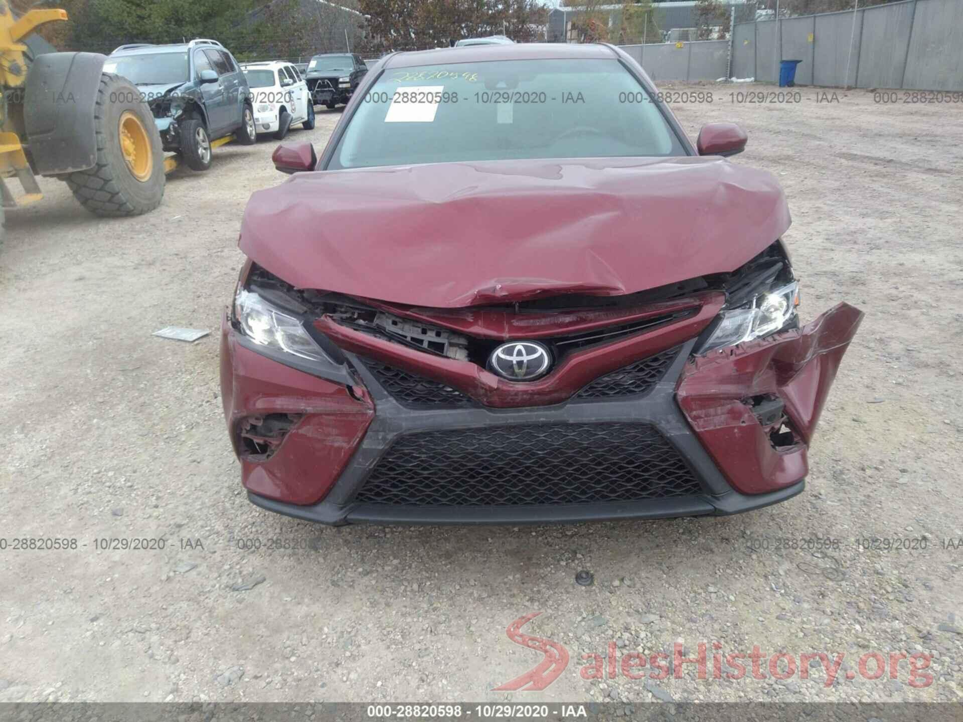 4T1B11HK0JU640748 2018 TOYOTA CAMRY