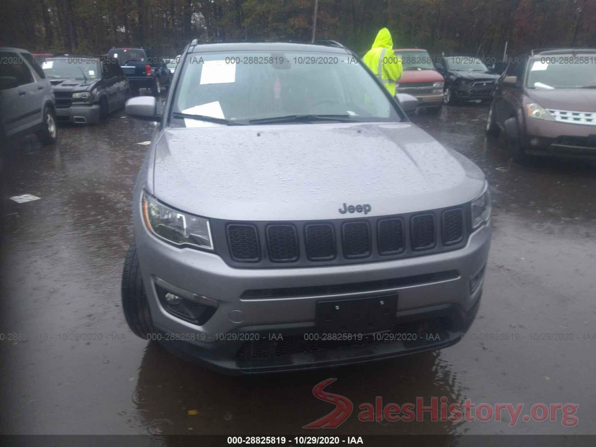 3C4NJDBB0KT697877 2019 JEEP COMPASS