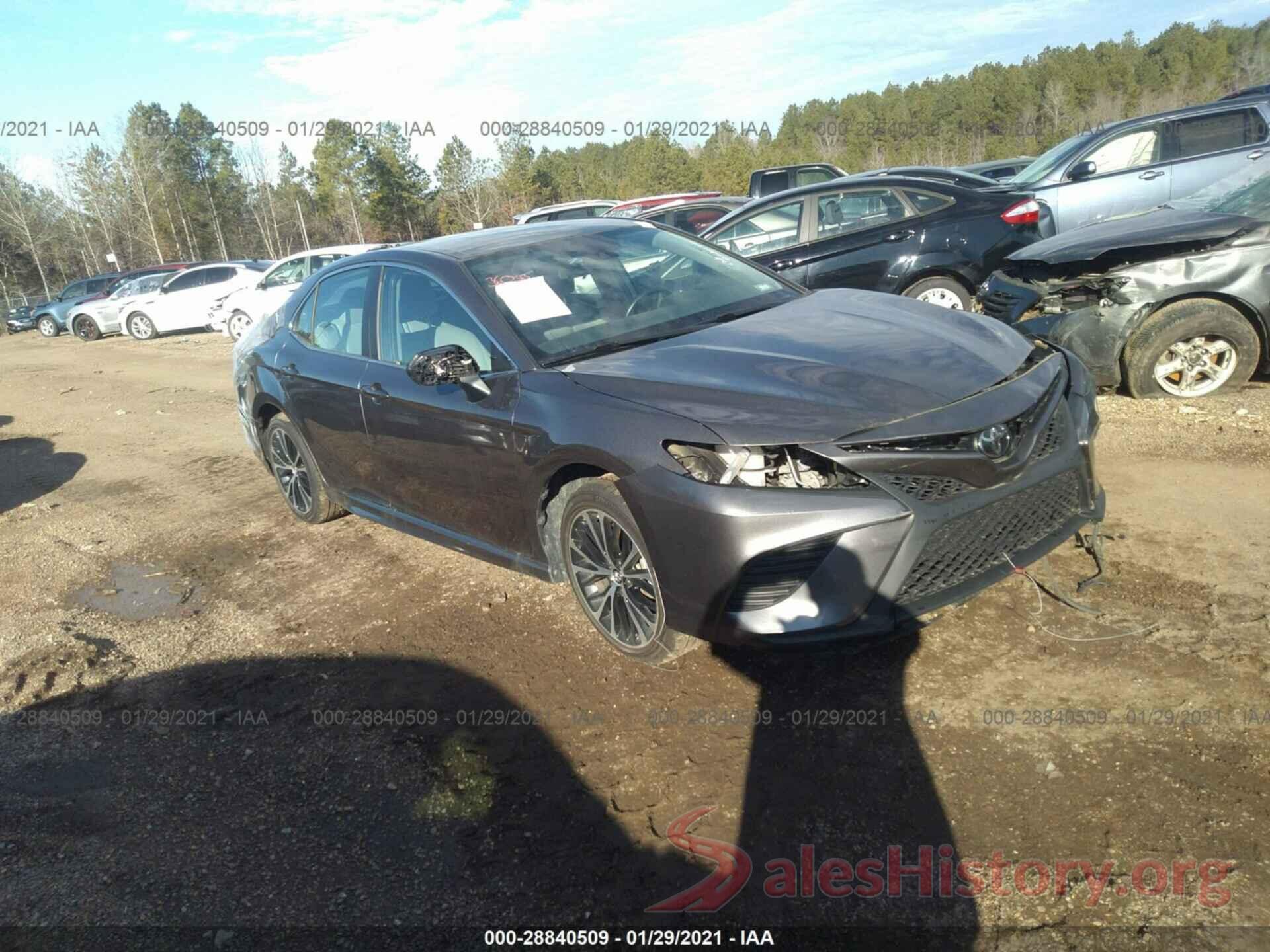 4T1B11HK1KU687952 2019 TOYOTA CAMRY