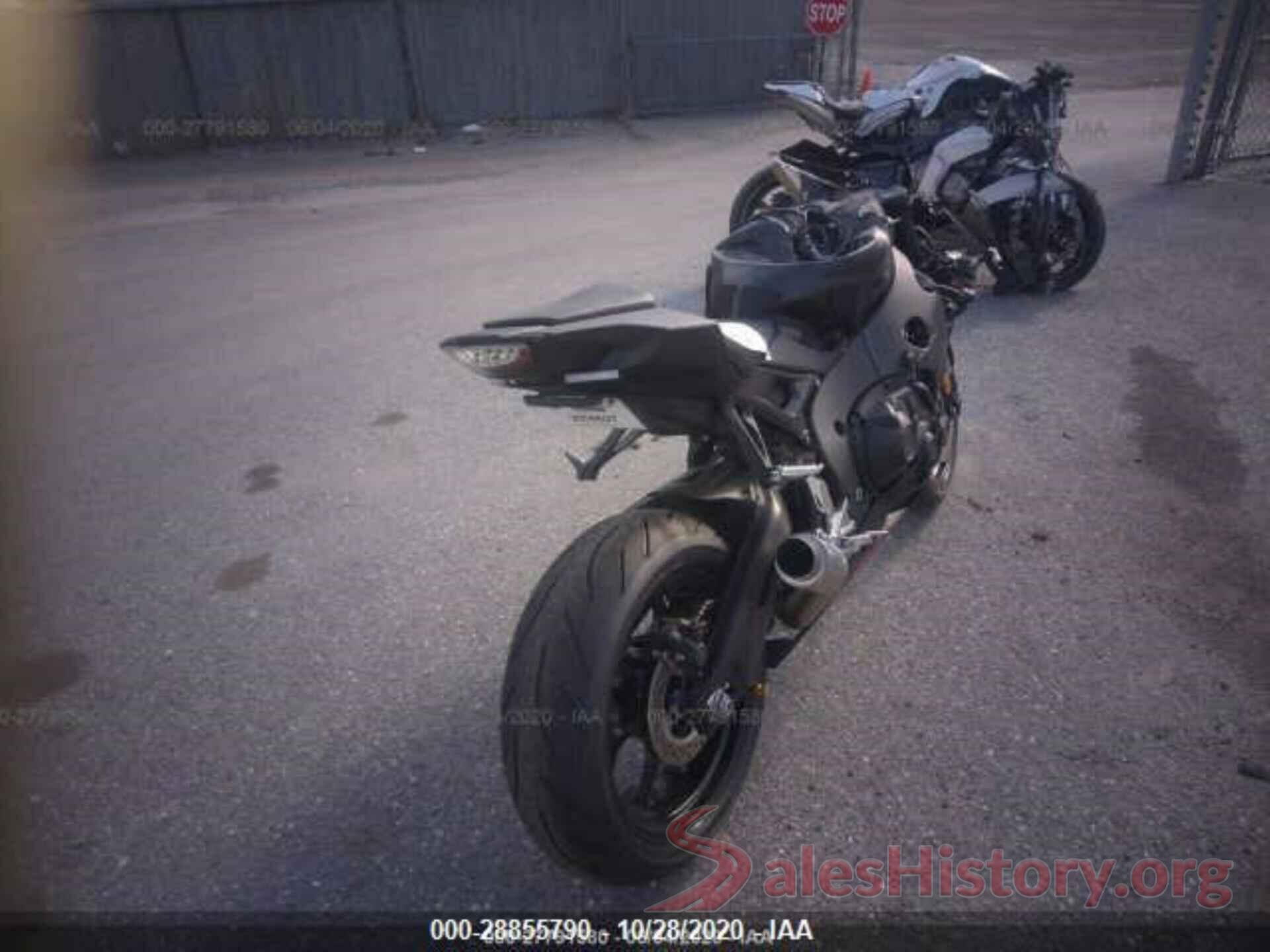 JH2SC7711JK100824 2018 HONDA CBR1000