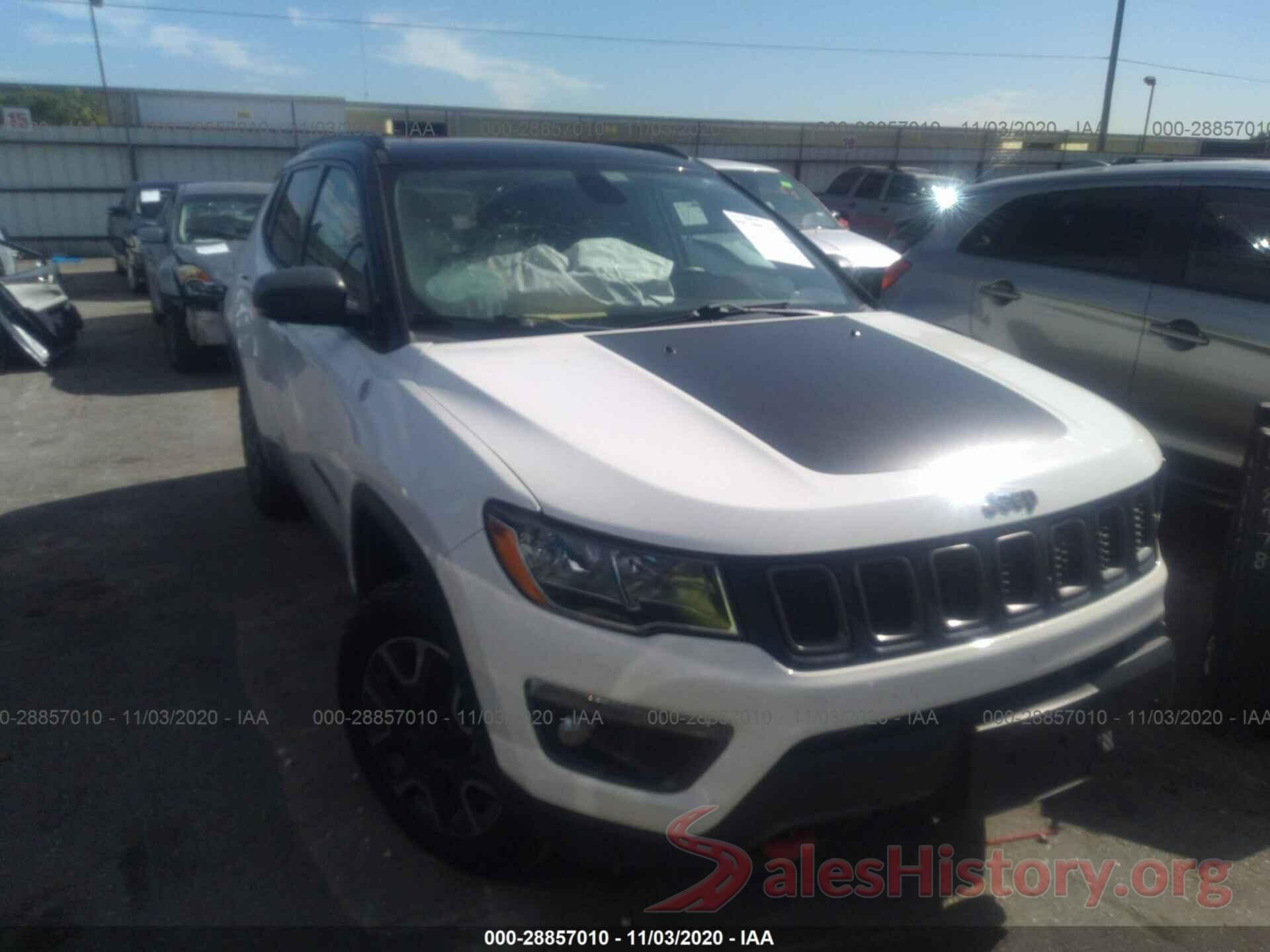 3C4NJDDB7KT618735 2019 JEEP COMPASS