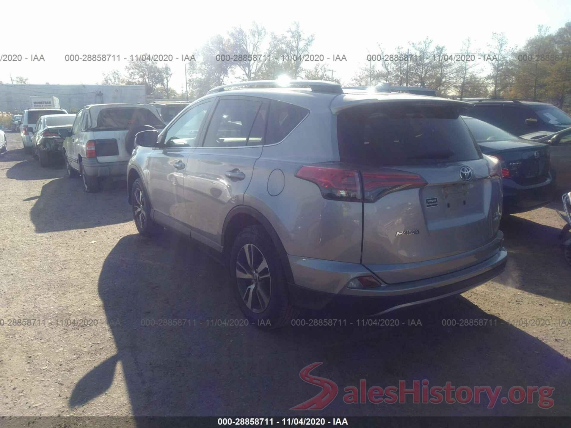 2T3RFREV2JW713218 2018 TOYOTA RAV4