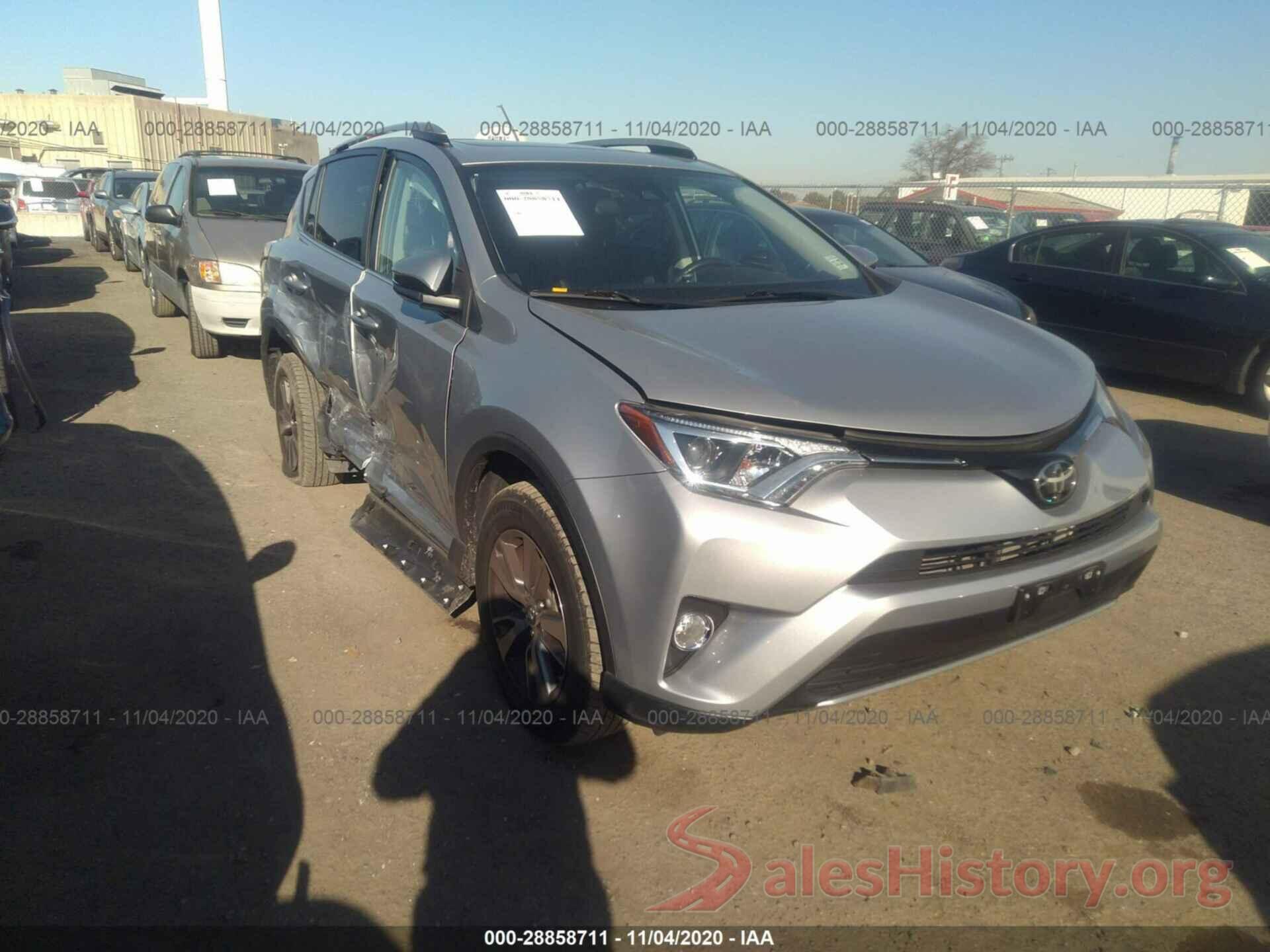 2T3RFREV2JW713218 2018 TOYOTA RAV4