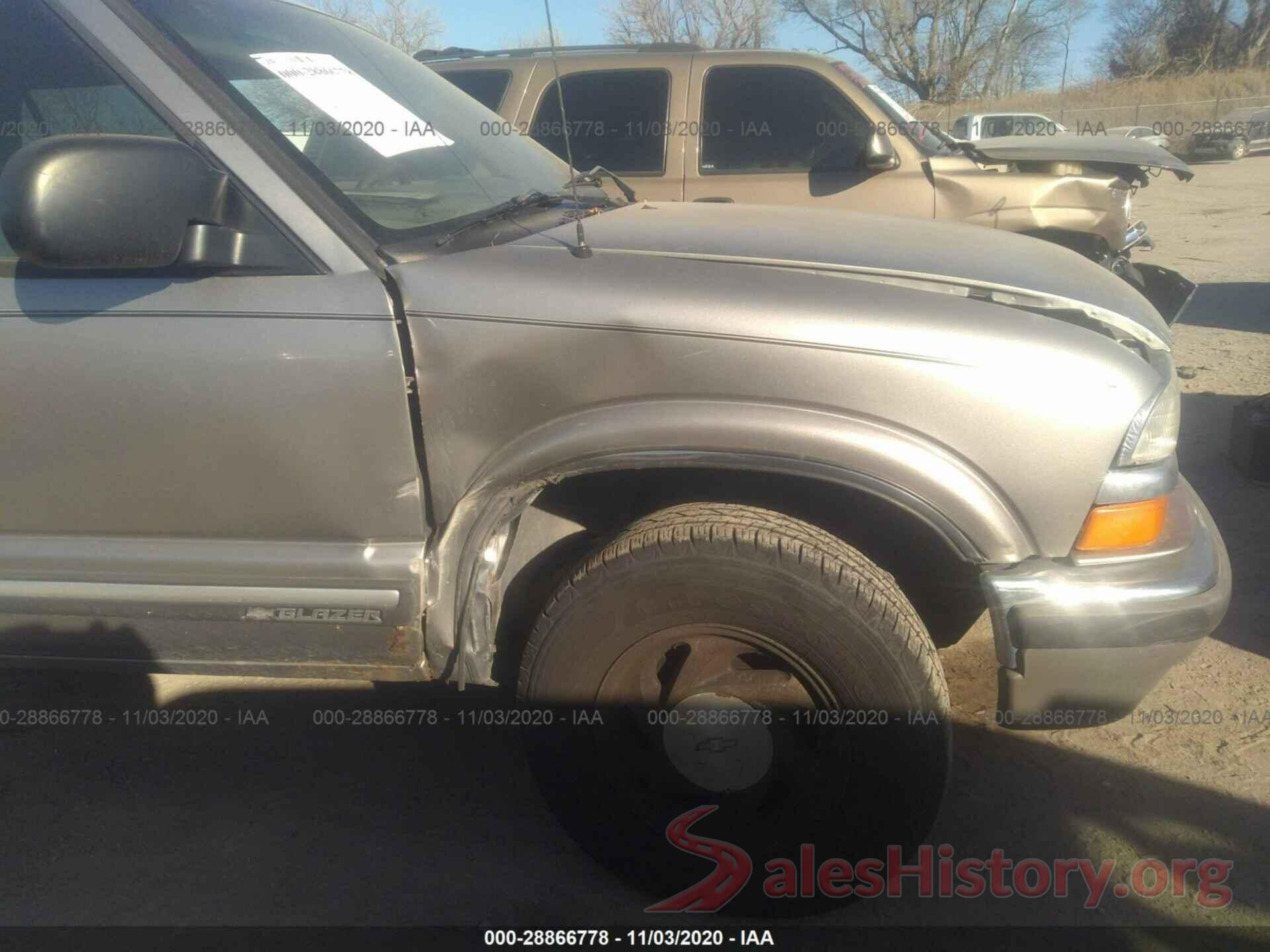 1GNDT13W912132704 2001 CHEVROLET BLAZER