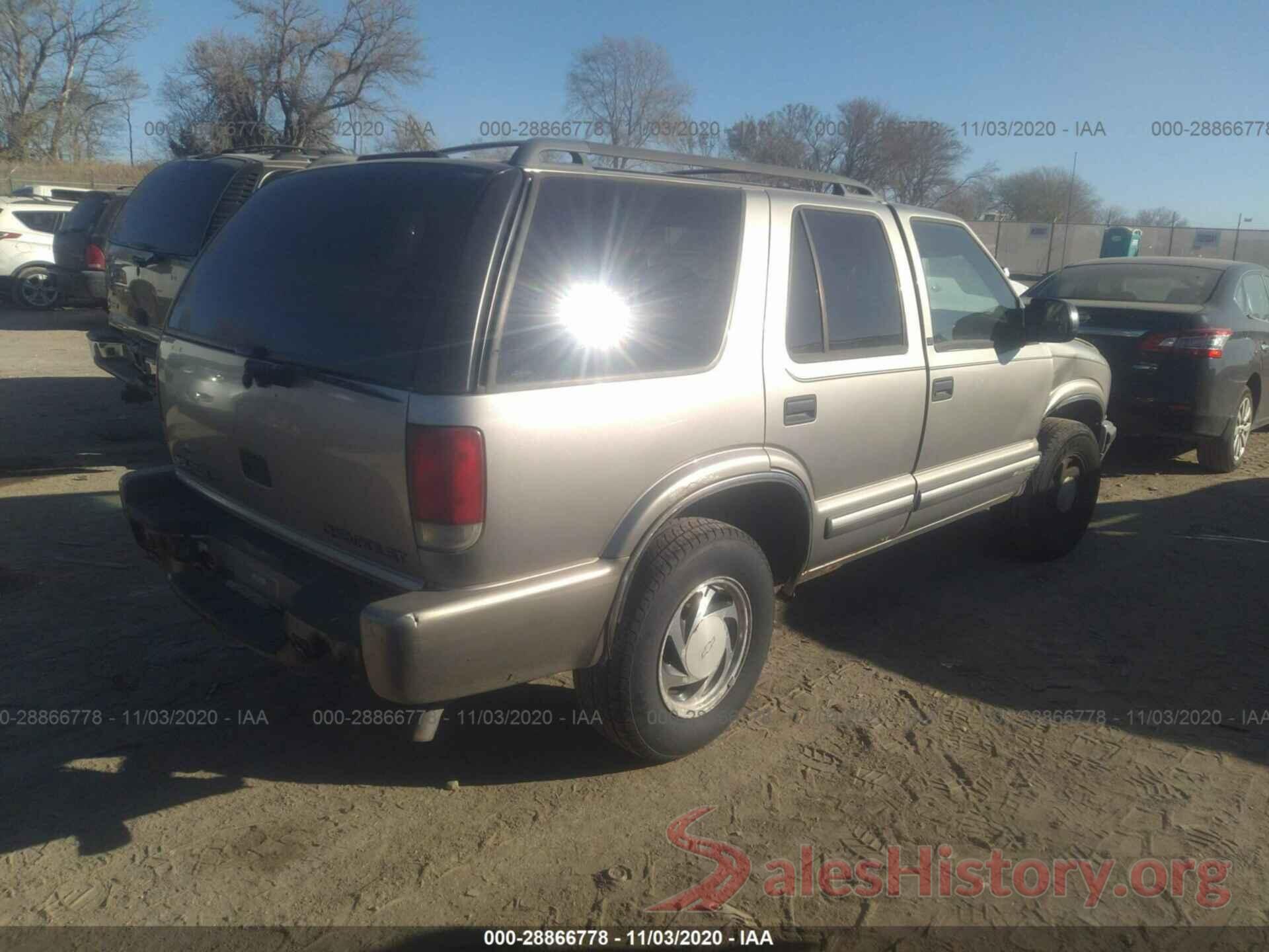 1GNDT13W912132704 2001 CHEVROLET BLAZER