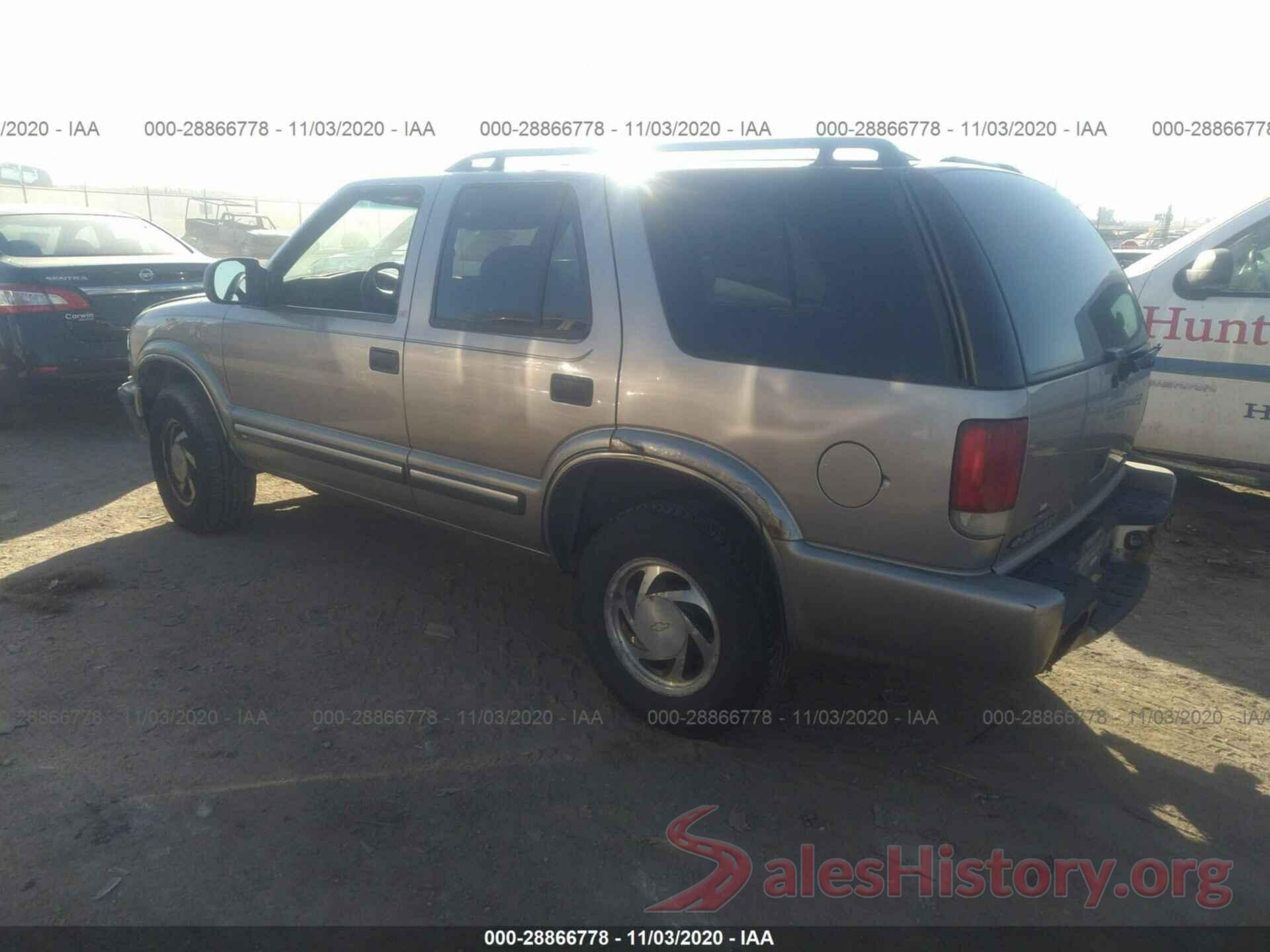 1GNDT13W912132704 2001 CHEVROLET BLAZER