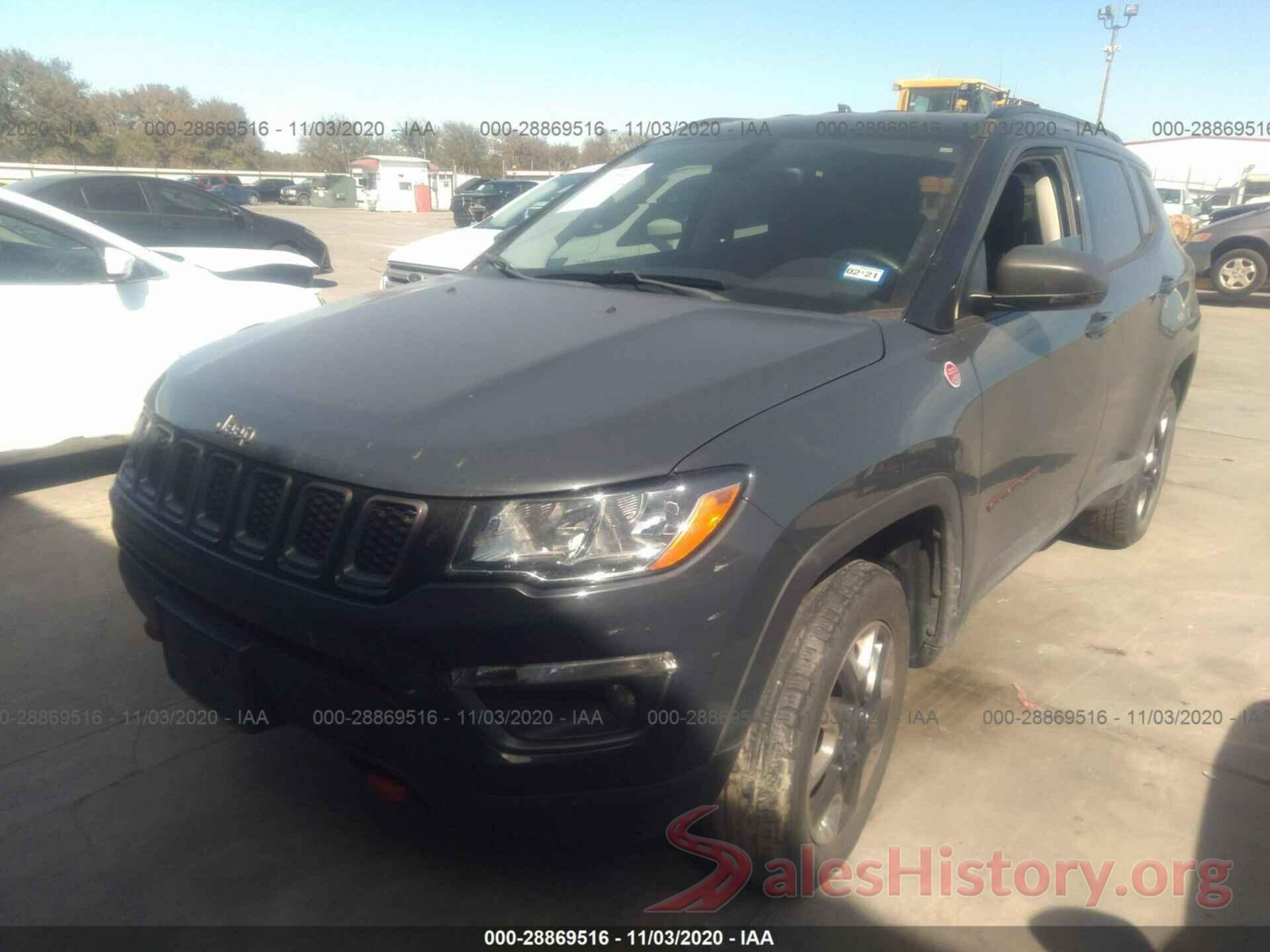 3C4NJDDB1JT130251 2018 JEEP COMPASS