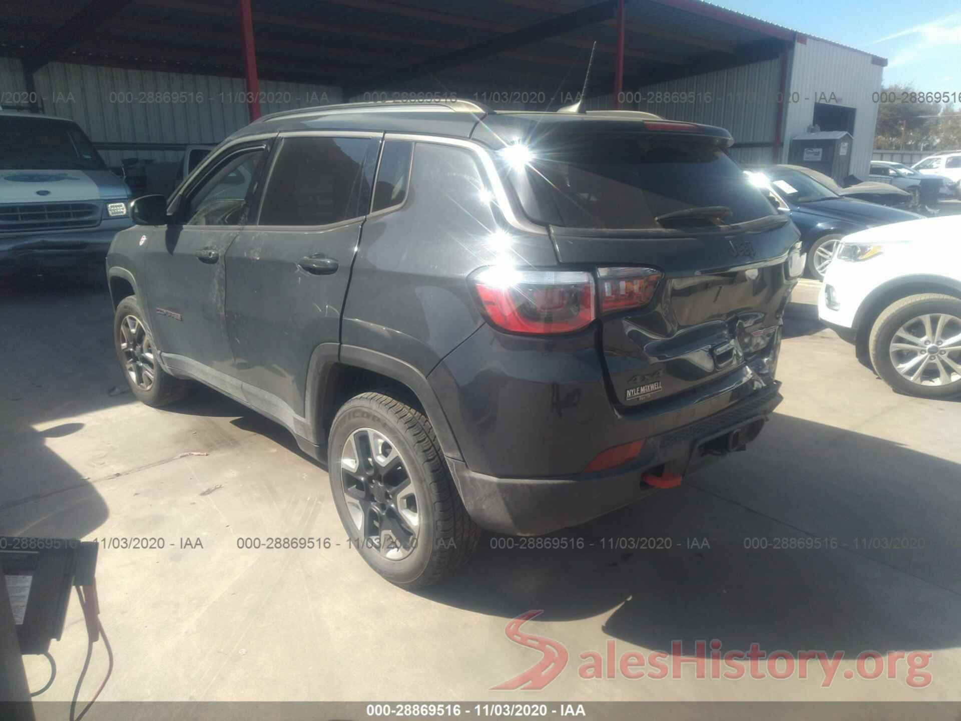 3C4NJDDB1JT130251 2018 JEEP COMPASS