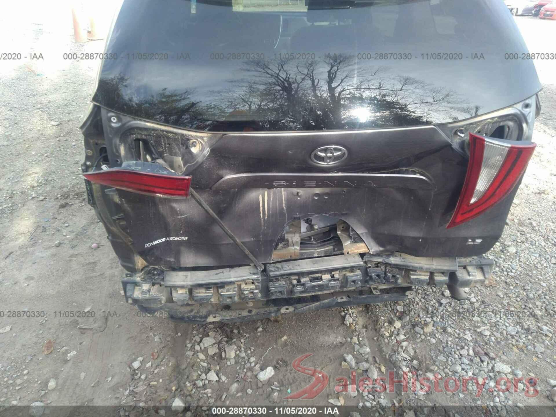 5TDKZ3DC8JS962372 2018 TOYOTA SIENNA