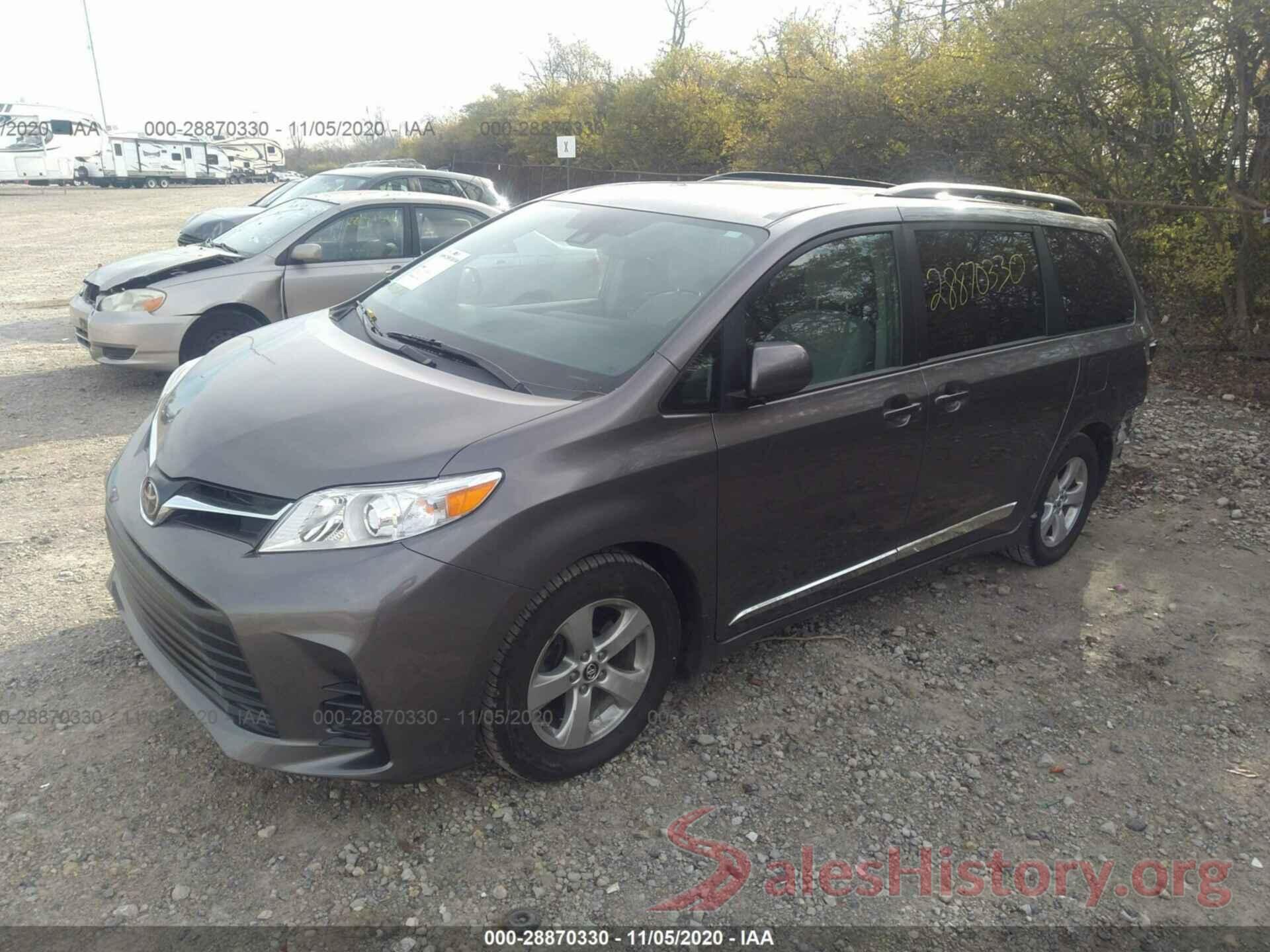 5TDKZ3DC8JS962372 2018 TOYOTA SIENNA