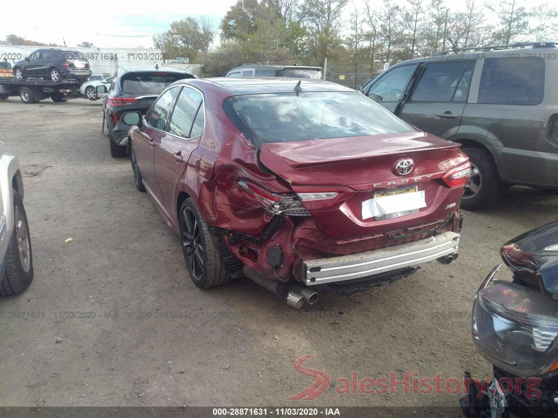 4T1B61HK0JU562120 2018 TOYOTA CAMRY