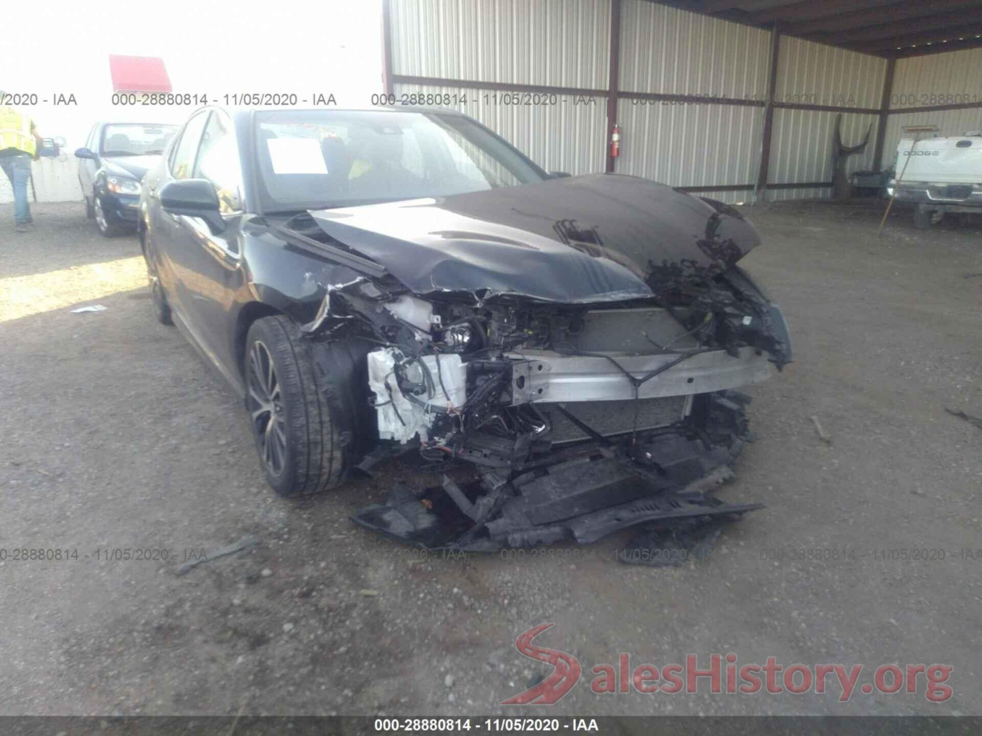 JTNB11HK9J3011589 2018 TOYOTA CAMRY