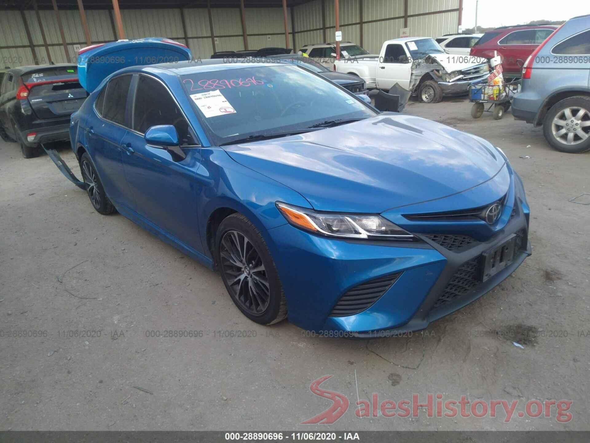 4T1B11HK9JU081622 2018 TOYOTA CAMRY