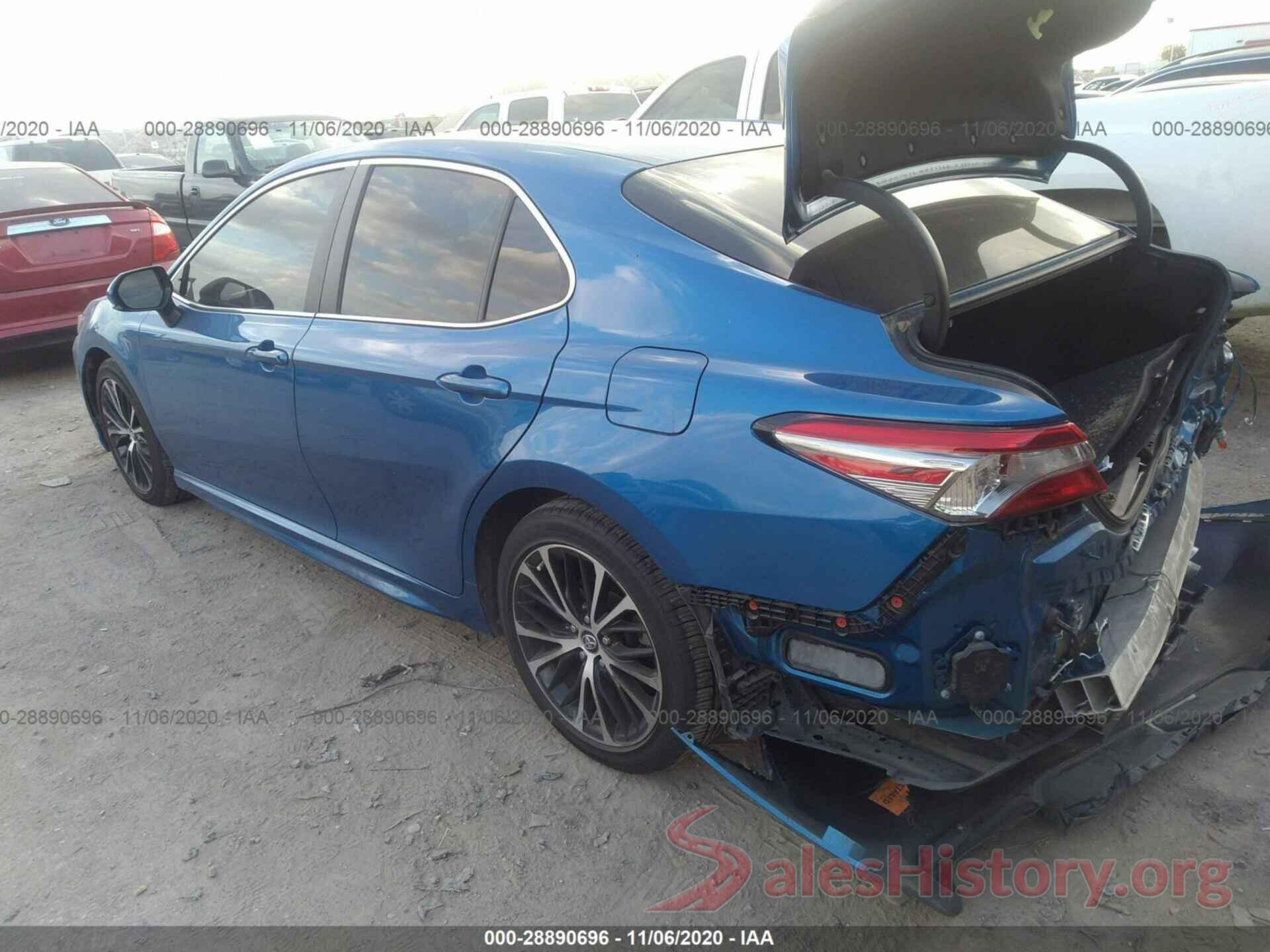 4T1B11HK9JU081622 2018 TOYOTA CAMRY