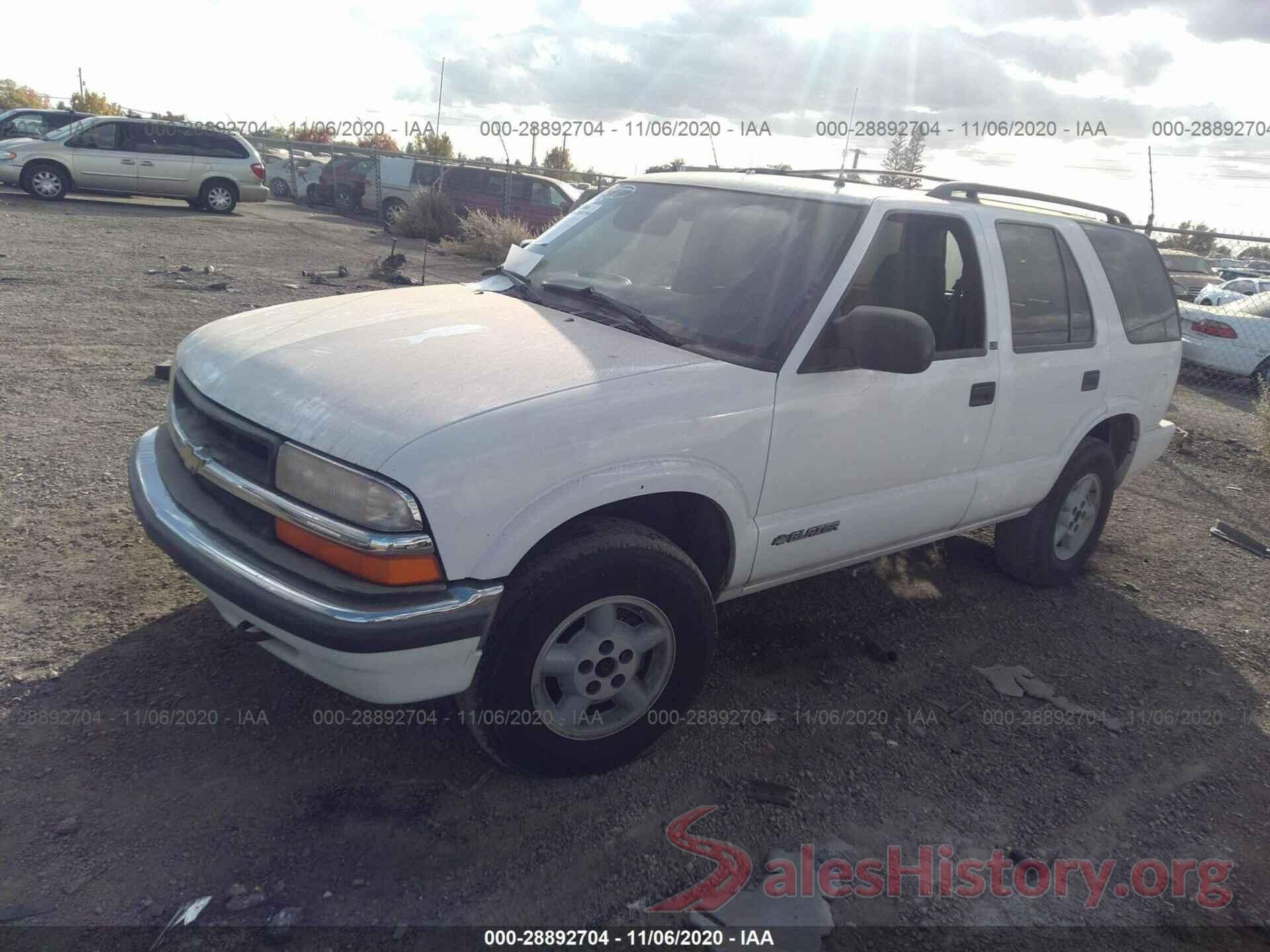 1GNDT13W1YK145263 2000 CHEVROLET BLAZER