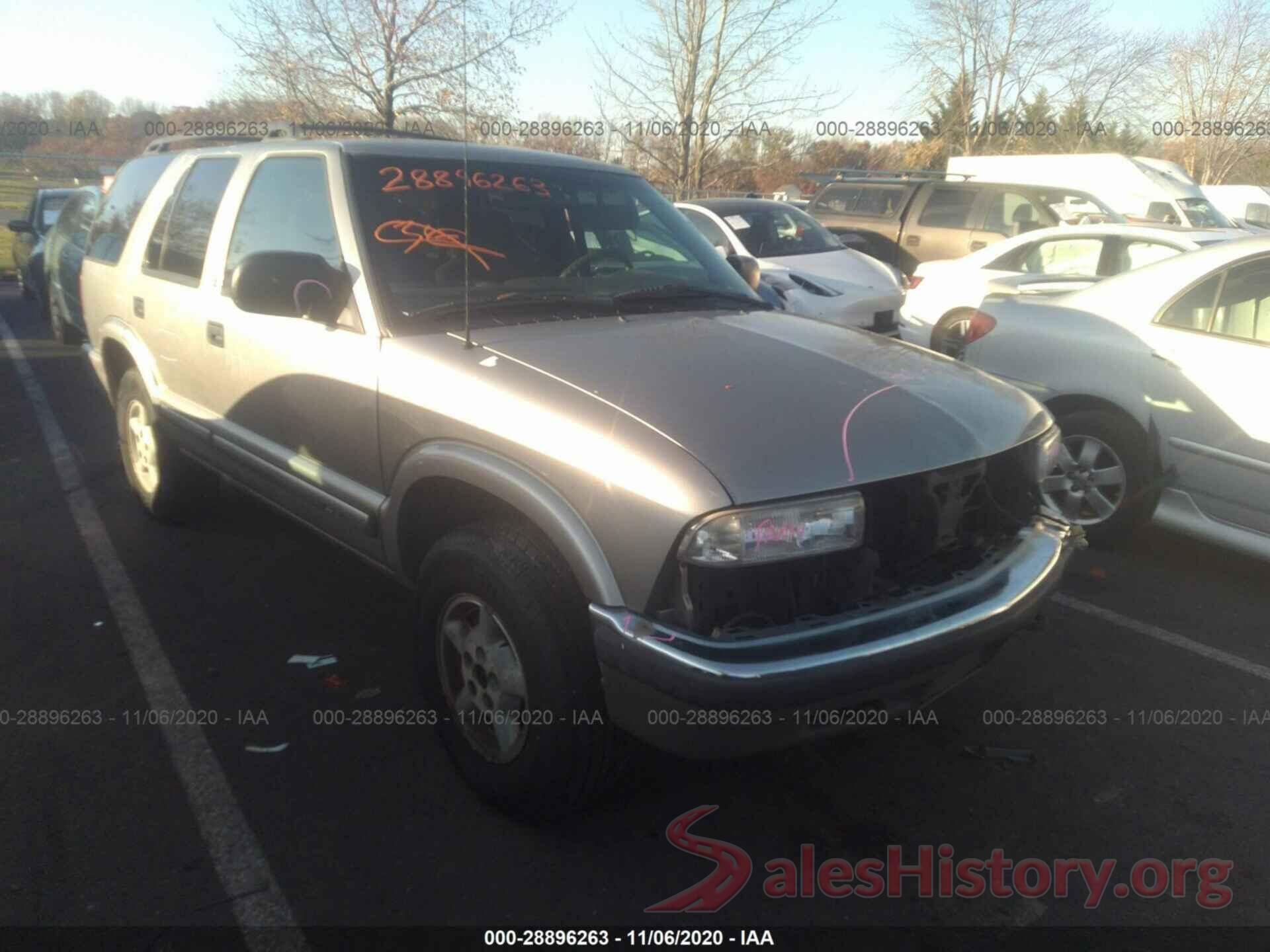 1GNDT13W0Y2230319 2000 CHEVROLET BLAZER