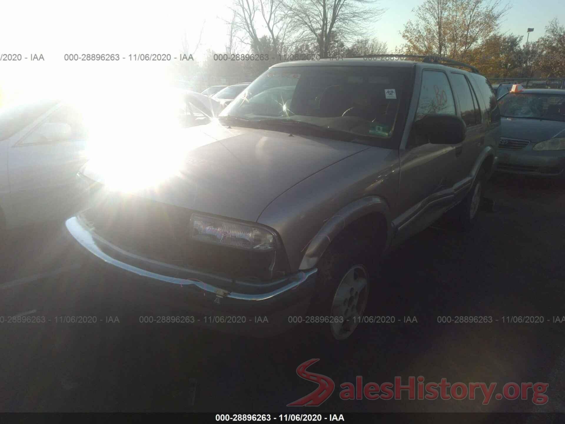 1GNDT13W0Y2230319 2000 CHEVROLET BLAZER